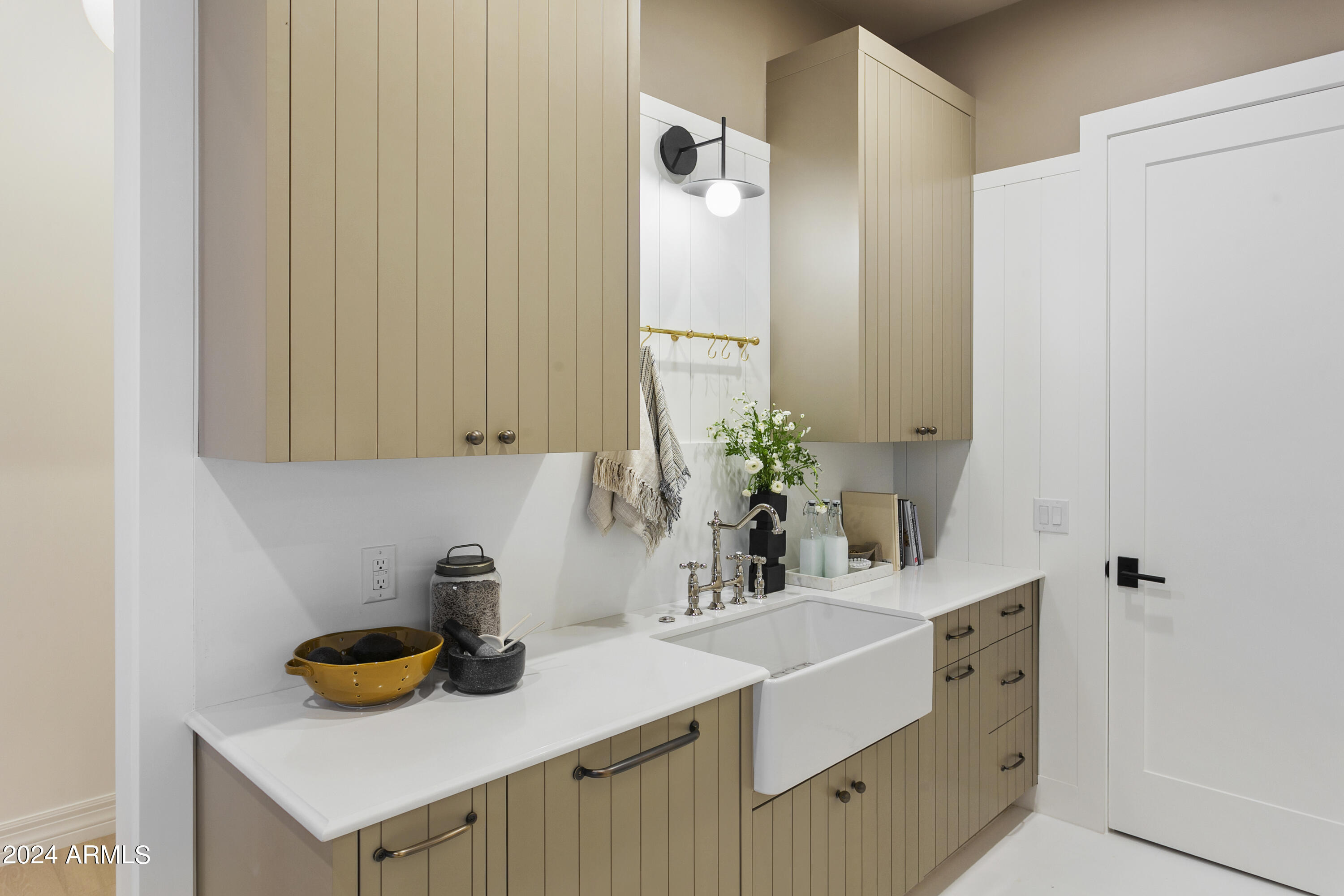 PARADISE VALLEY RANCHOS 2 - Residential