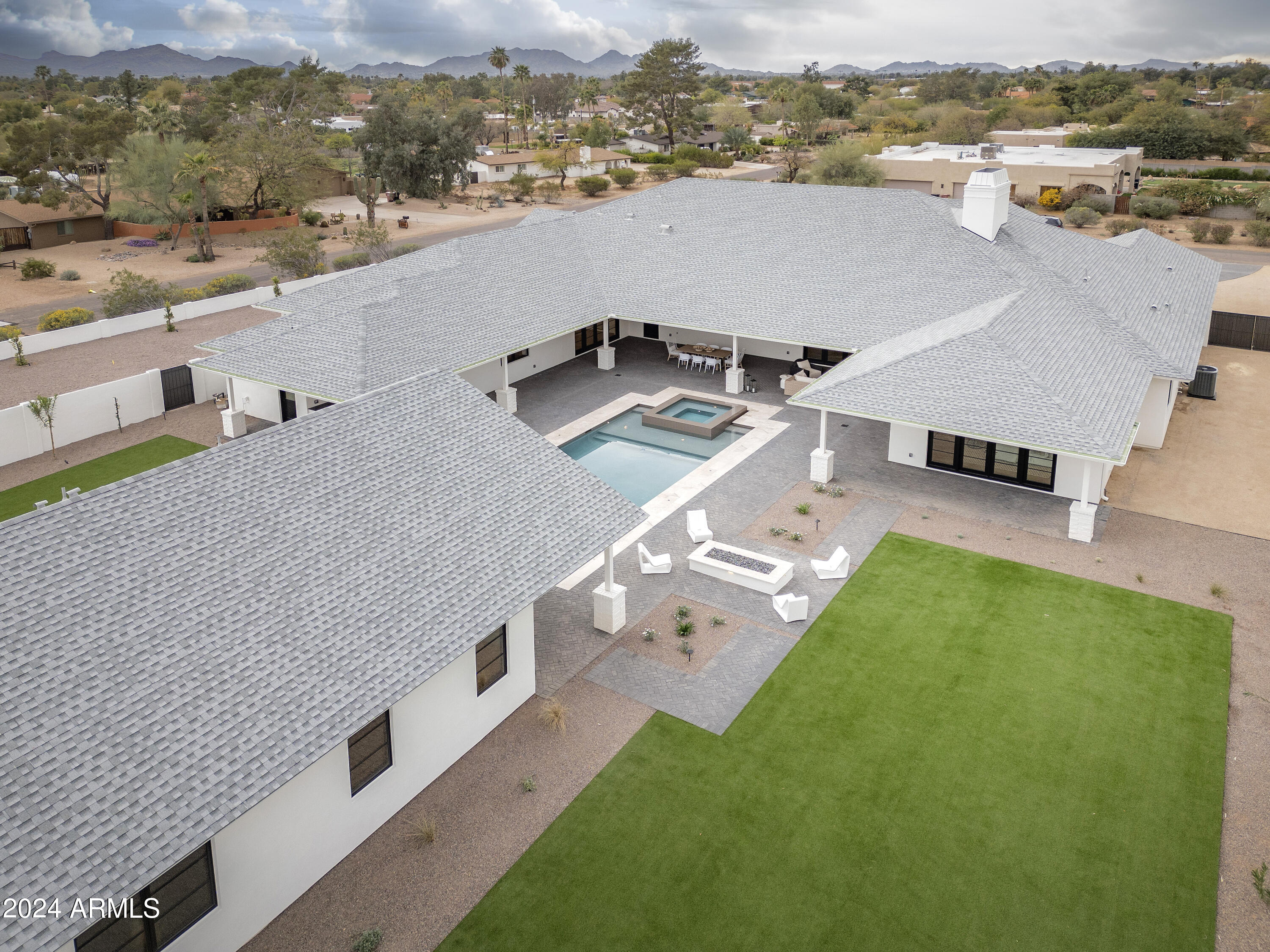 PARADISE VALLEY RANCHOS 2 - Residential