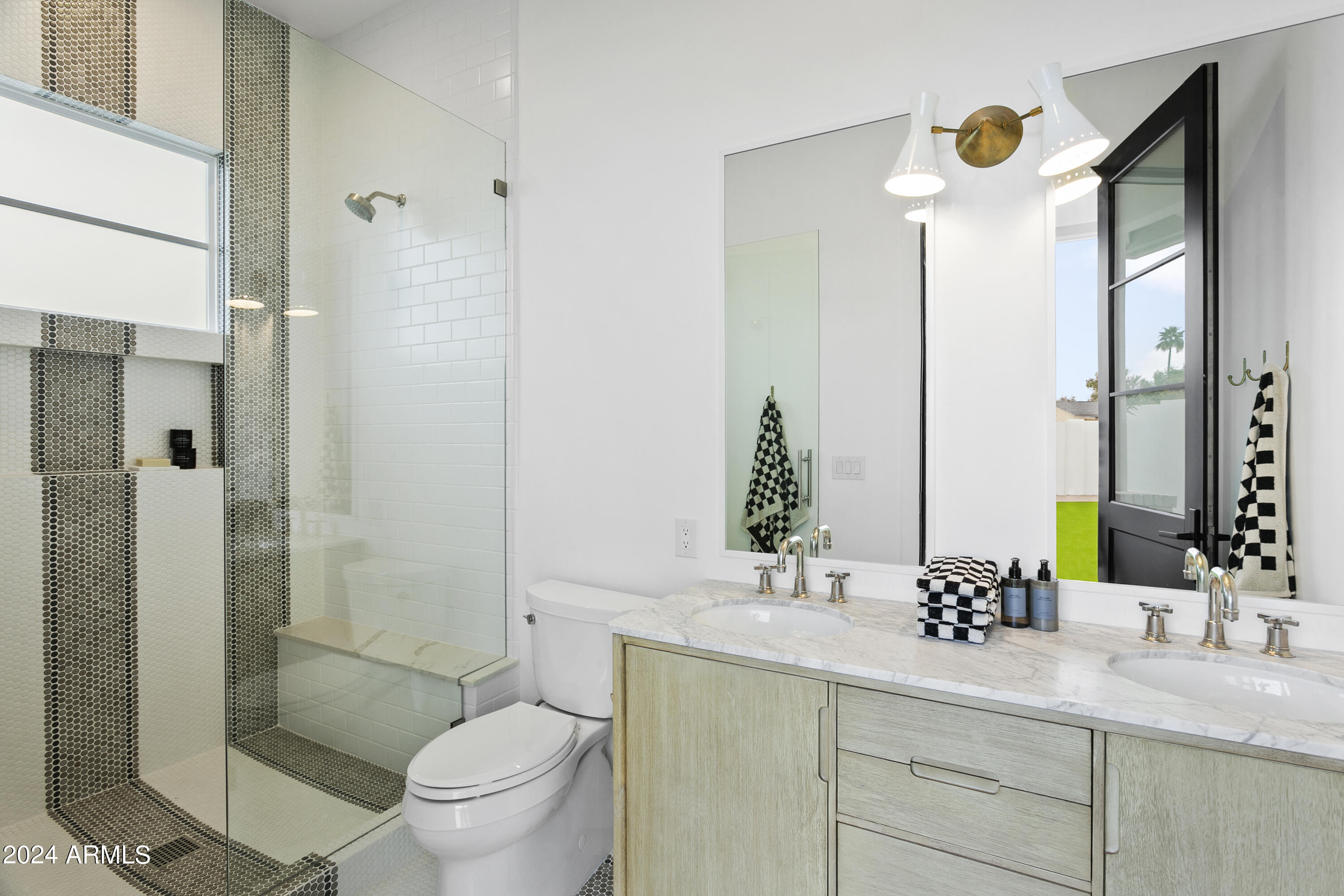 PARADISE VALLEY RANCHOS 2 - Residential