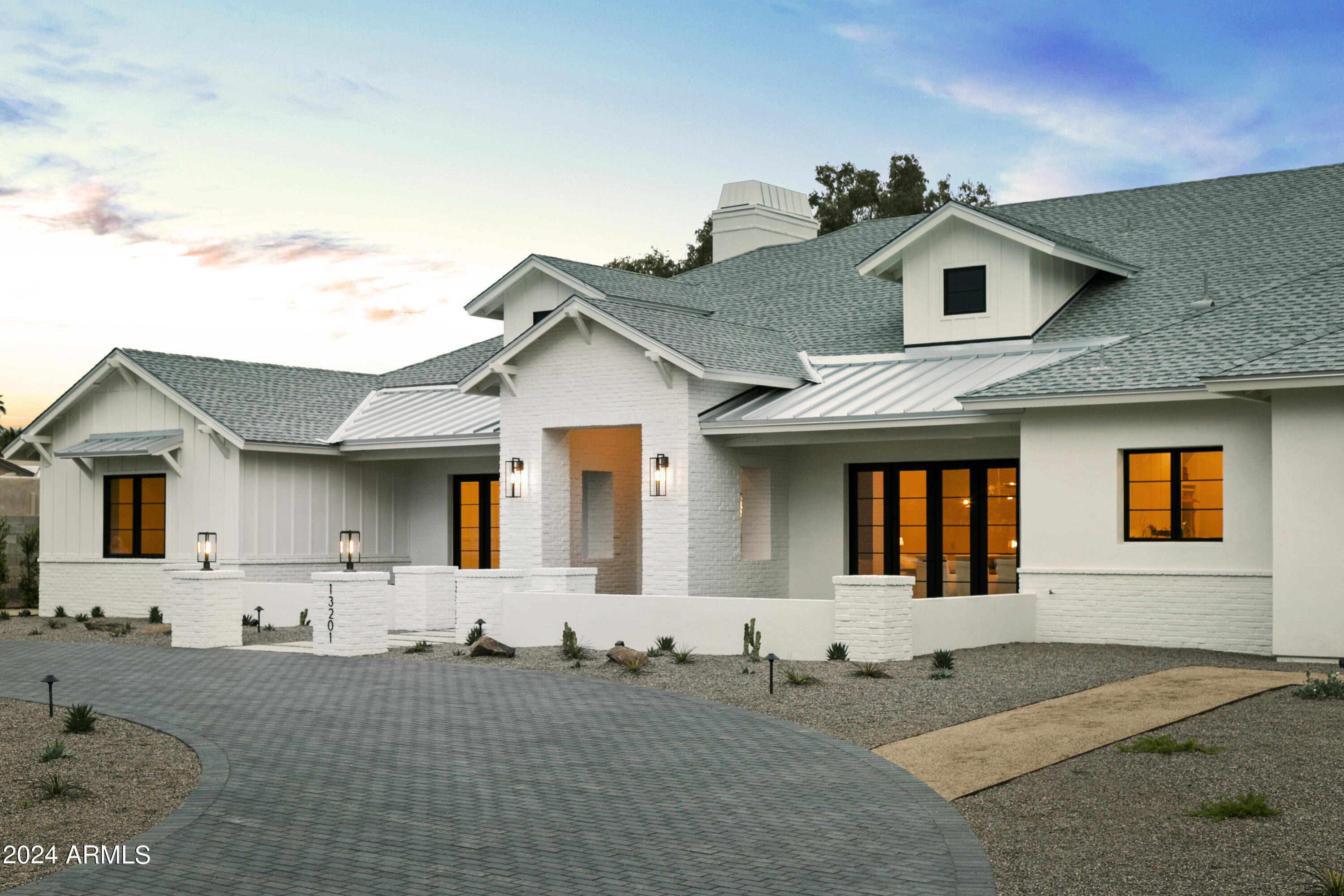 PARADISE VALLEY RANCHOS 2 - Residential