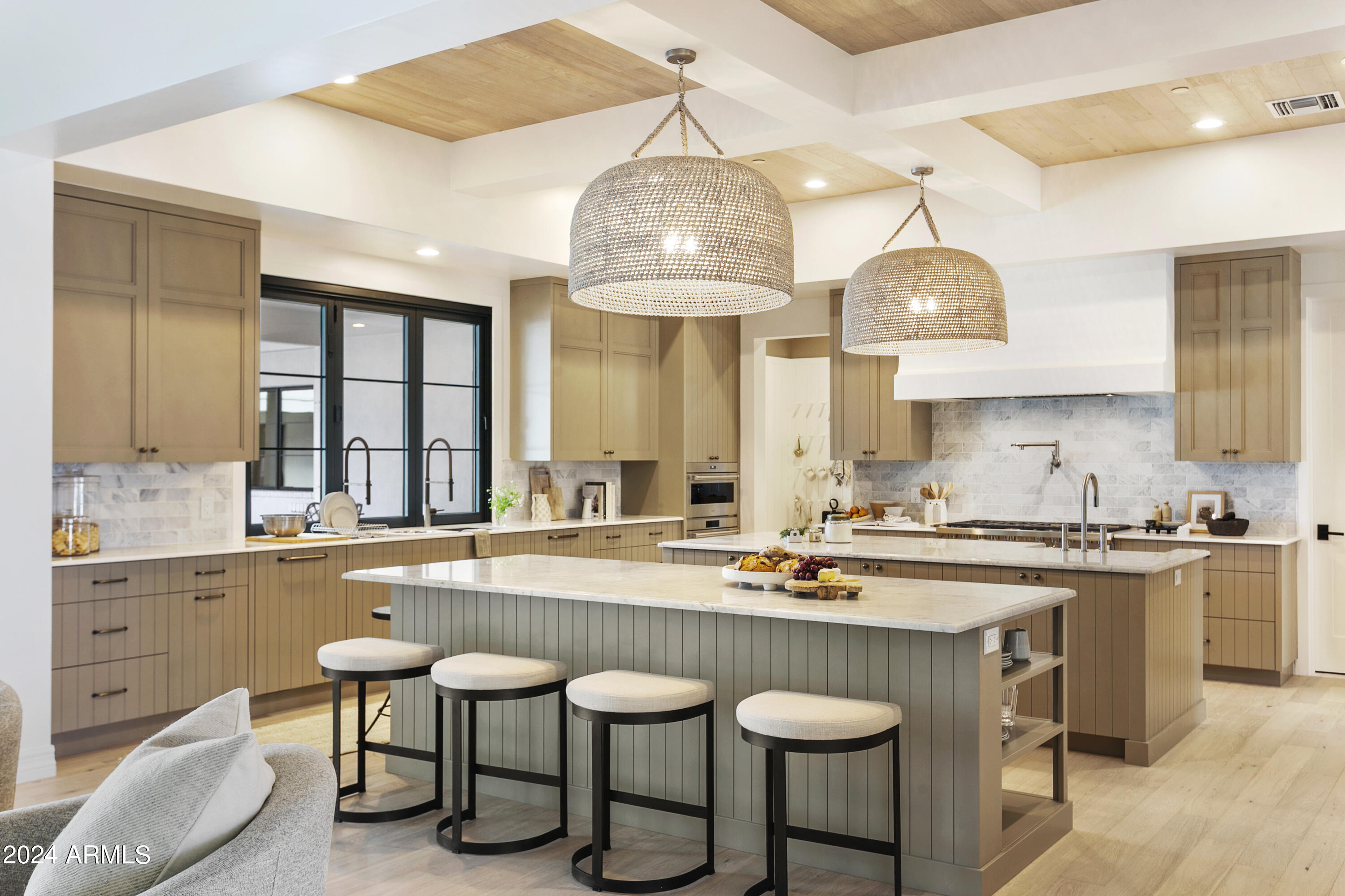 PARADISE VALLEY RANCHOS 2 - Residential
