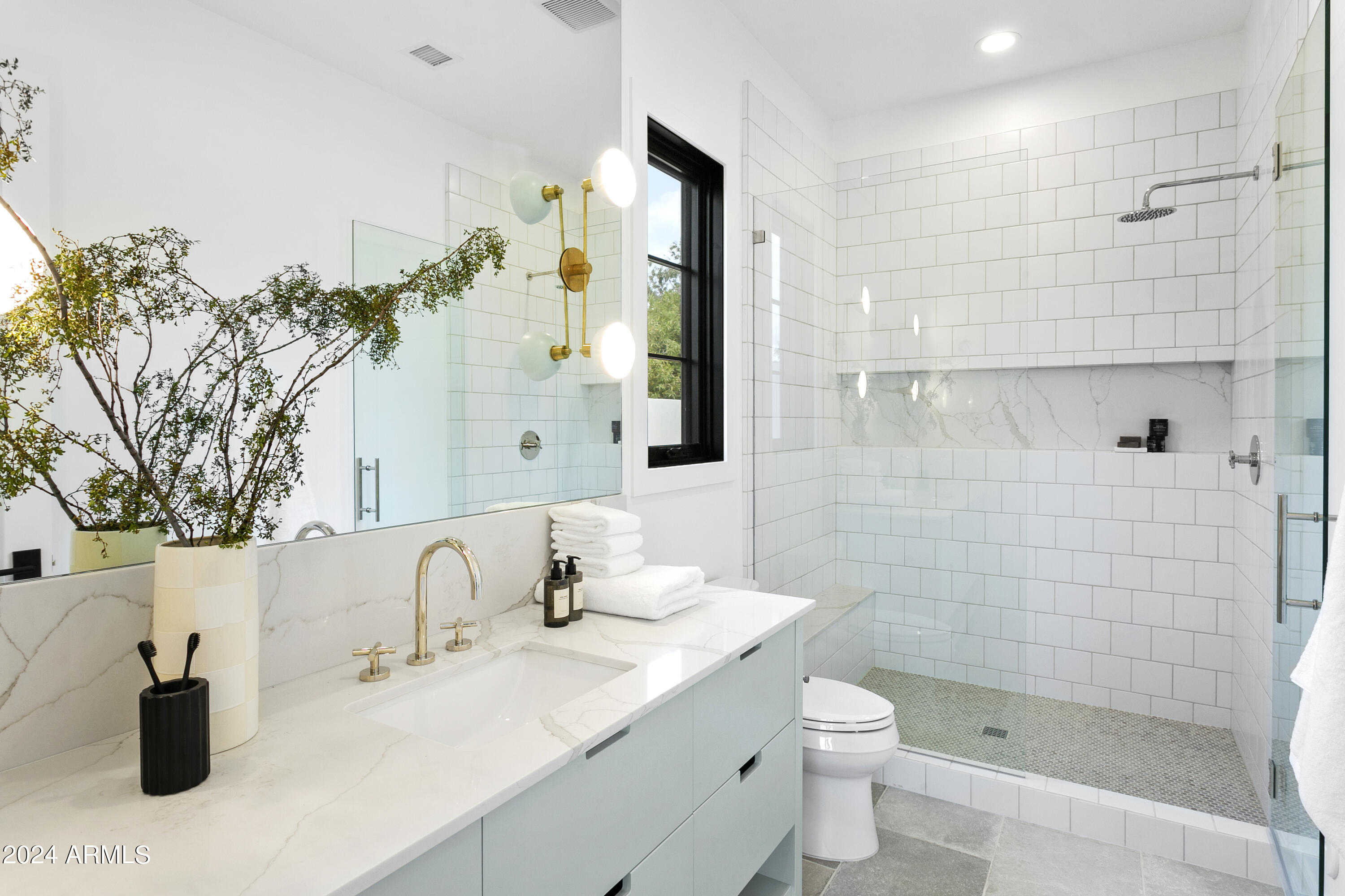 PARADISE VALLEY RANCHOS 2 - Residential