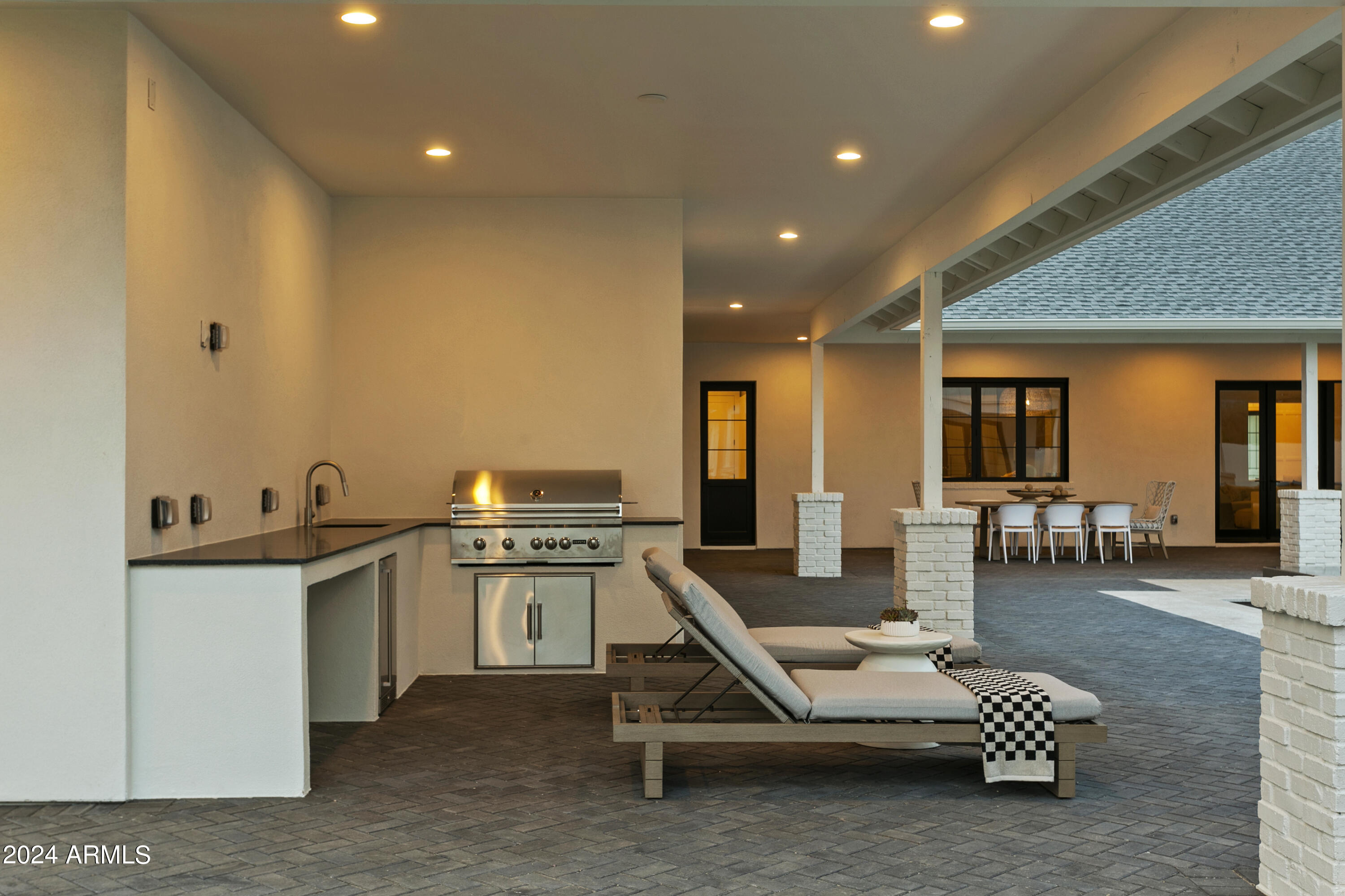 PARADISE VALLEY RANCHOS 2 - Residential
