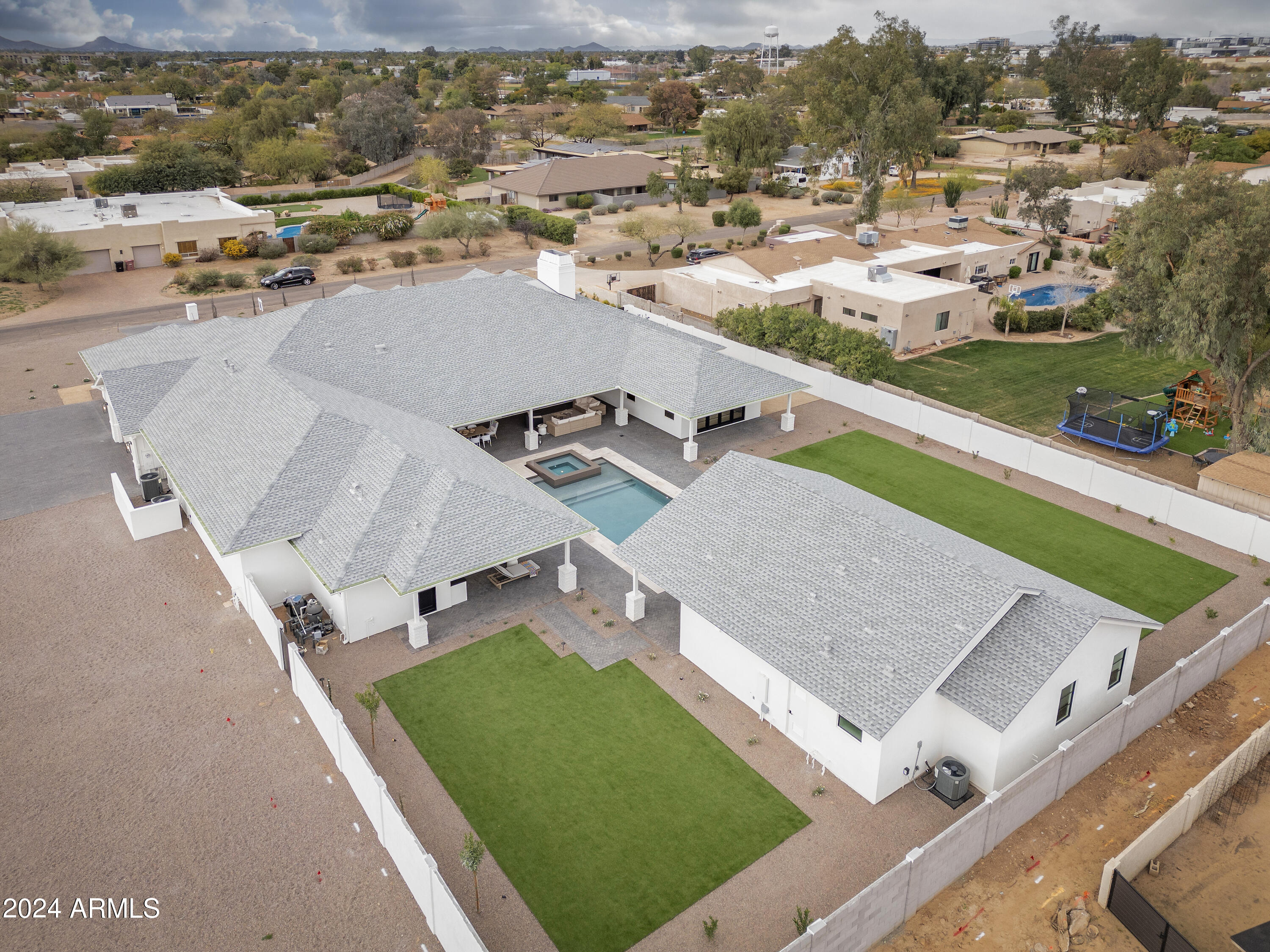 PARADISE VALLEY RANCHOS 2 - Residential