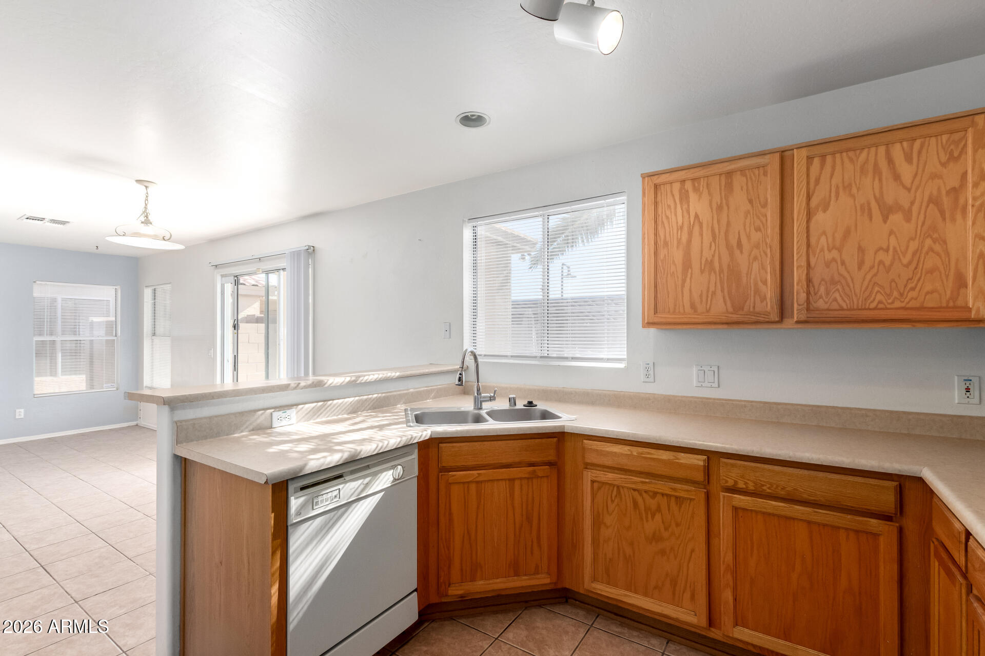 SUNDIAL 3 UNIT 1 - Residential