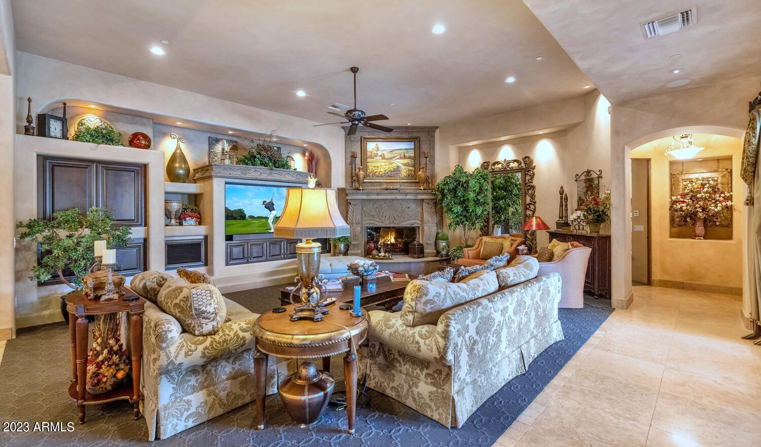 MIRAGE CROSSING - Residential