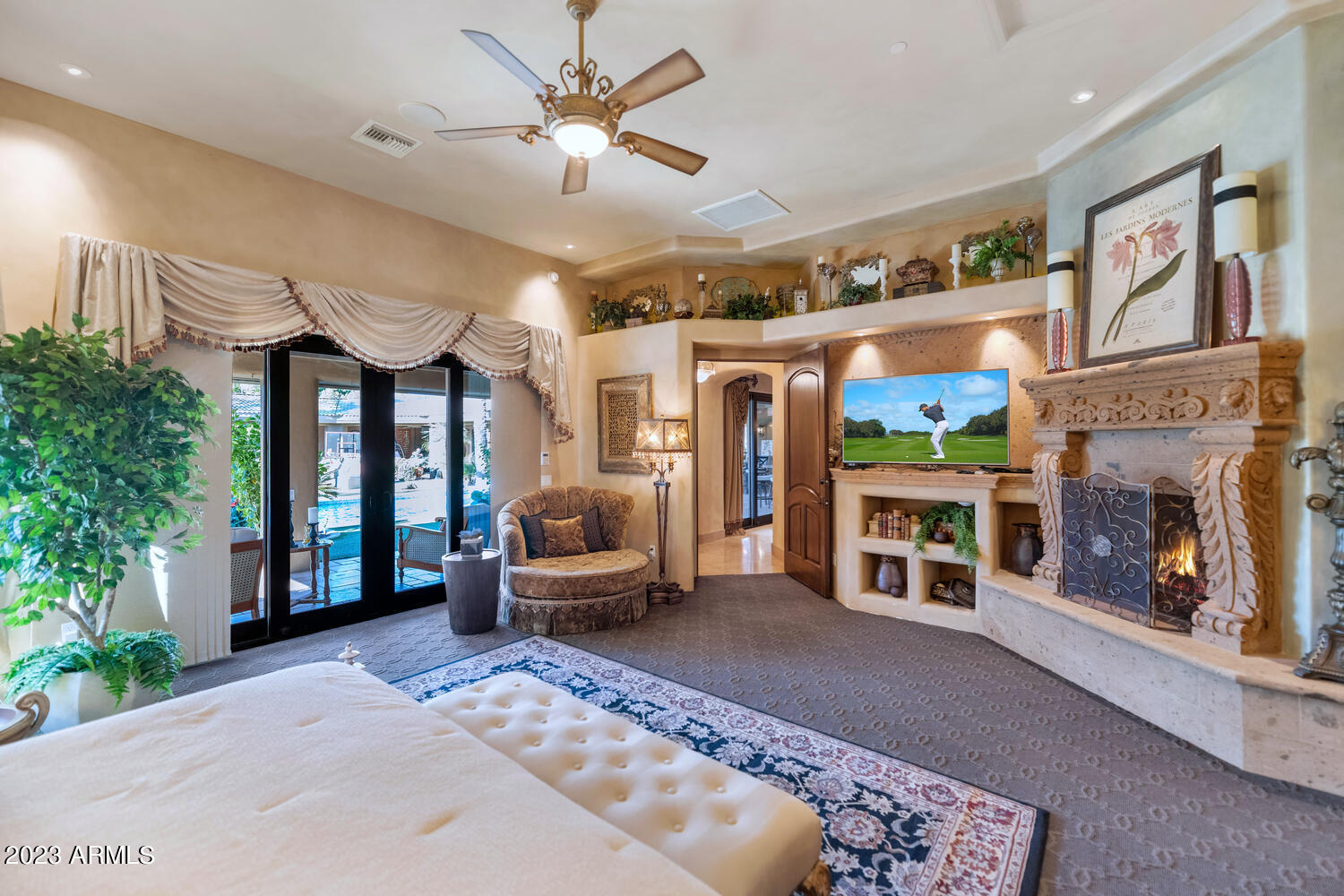 MIRAGE CROSSING - Residential