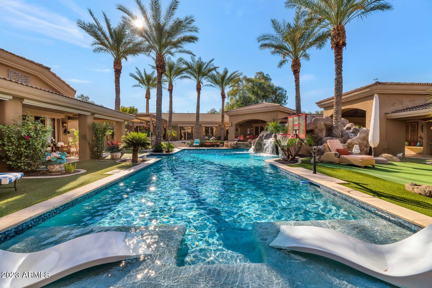MIRAGE CROSSING - Residential