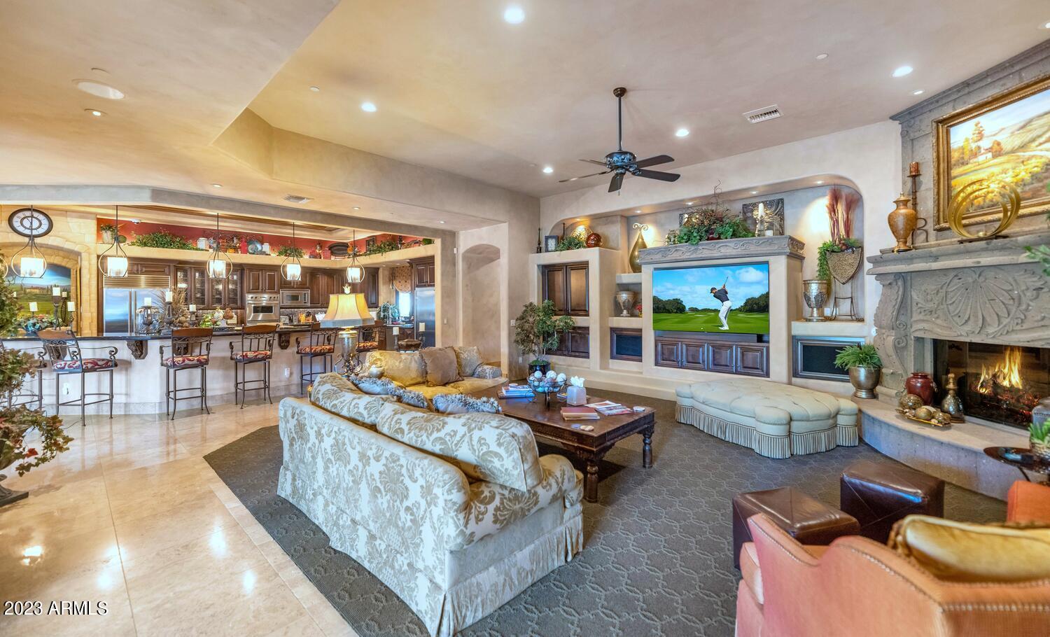 MIRAGE CROSSING - Residential