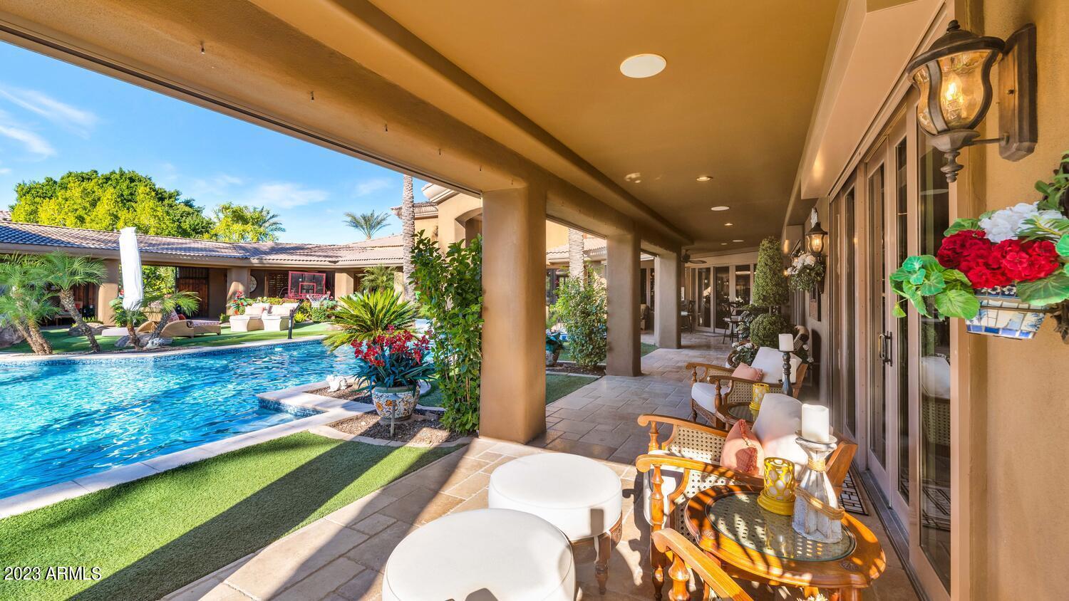 MIRAGE CROSSING - Residential