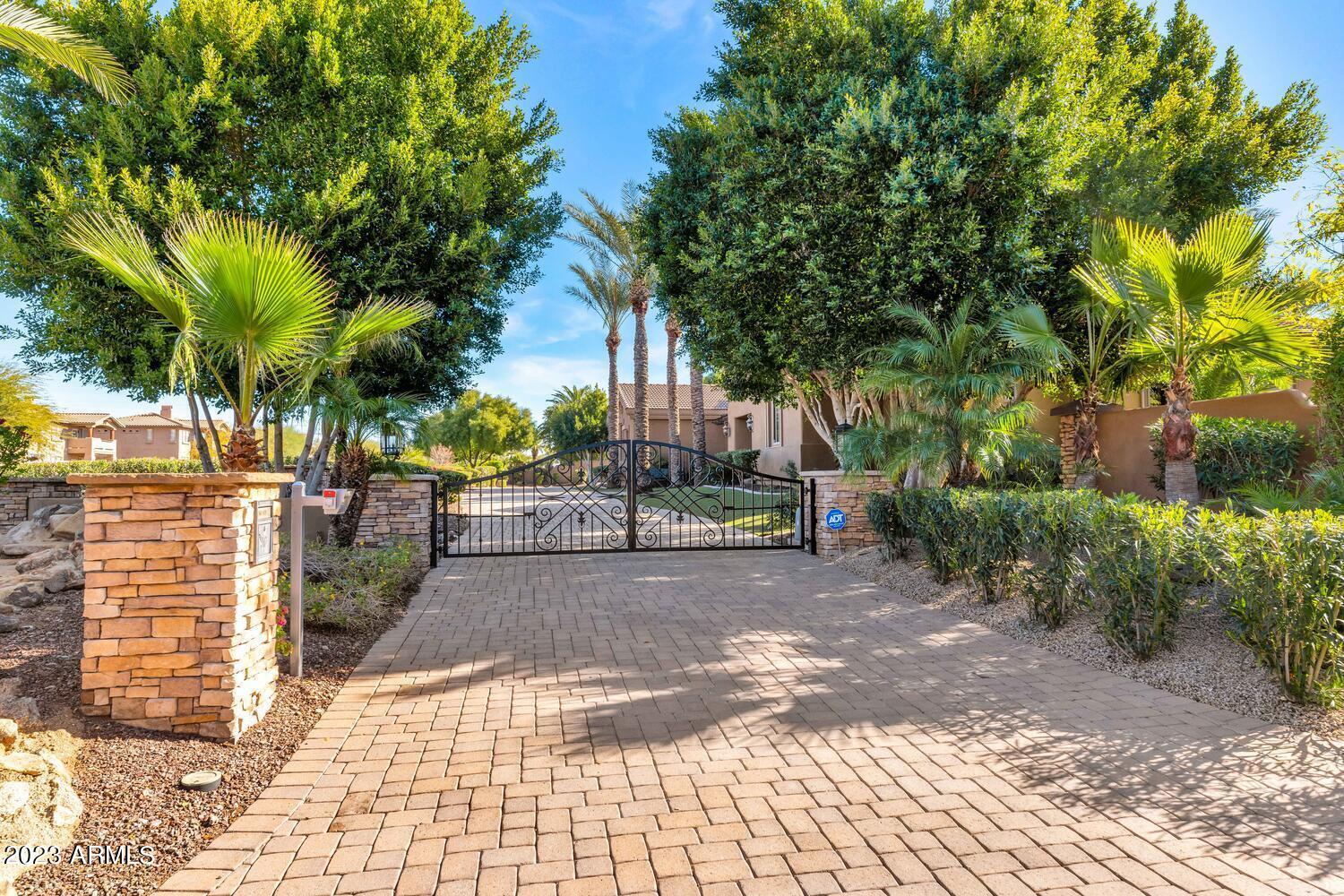 MIRAGE CROSSING - Residential