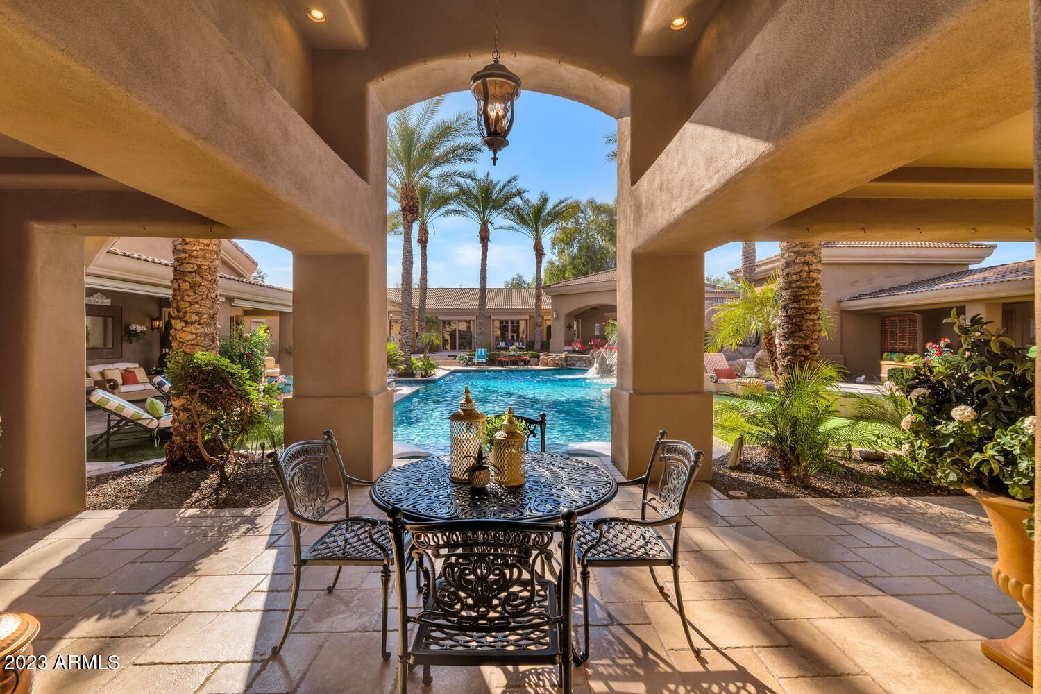 MIRAGE CROSSING - Residential