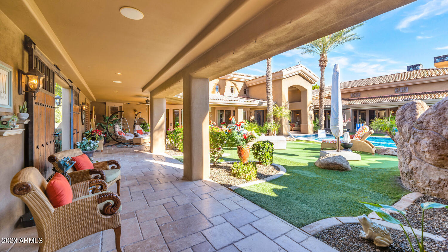 MIRAGE CROSSING - Residential