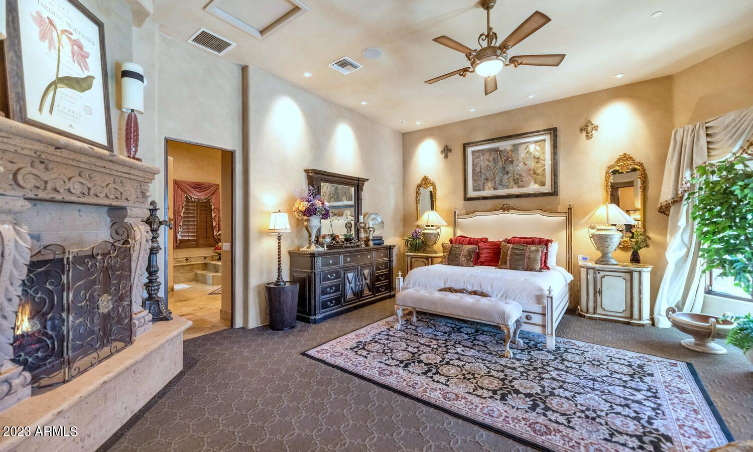 MIRAGE CROSSING - Residential