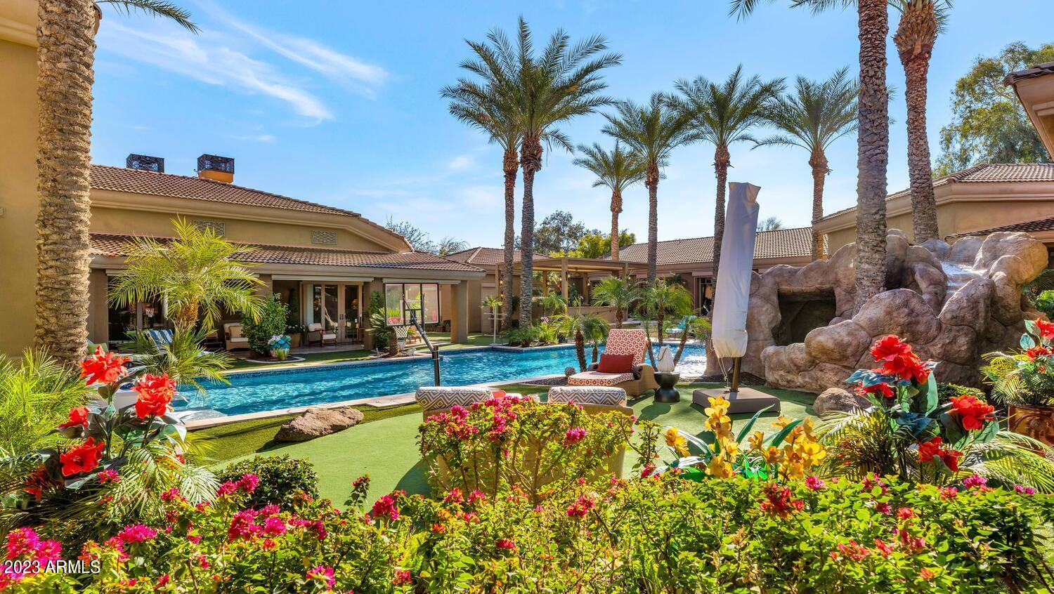 MIRAGE CROSSING - Residential