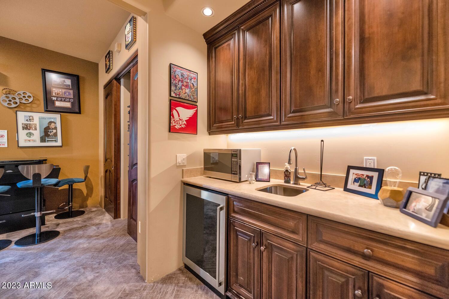 MIRAGE CROSSING - Residential