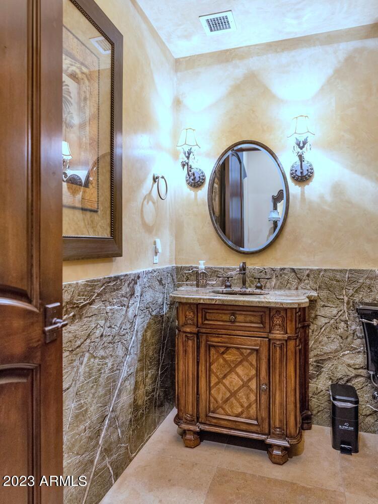 MIRAGE CROSSING - Residential