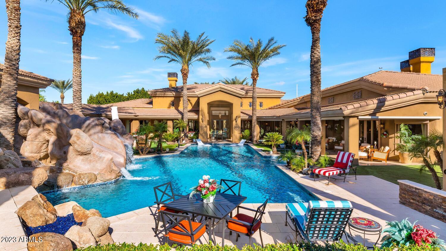MIRAGE CROSSING - Residential