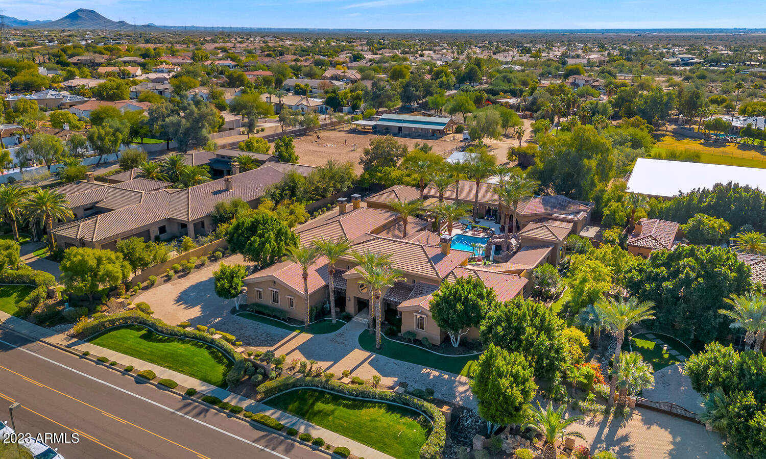 MIRAGE CROSSING - Residential