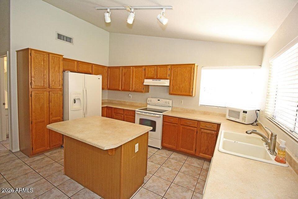 NEWPORT AT MOUNTAINSIDE AMD LOT 1-109 - Residential