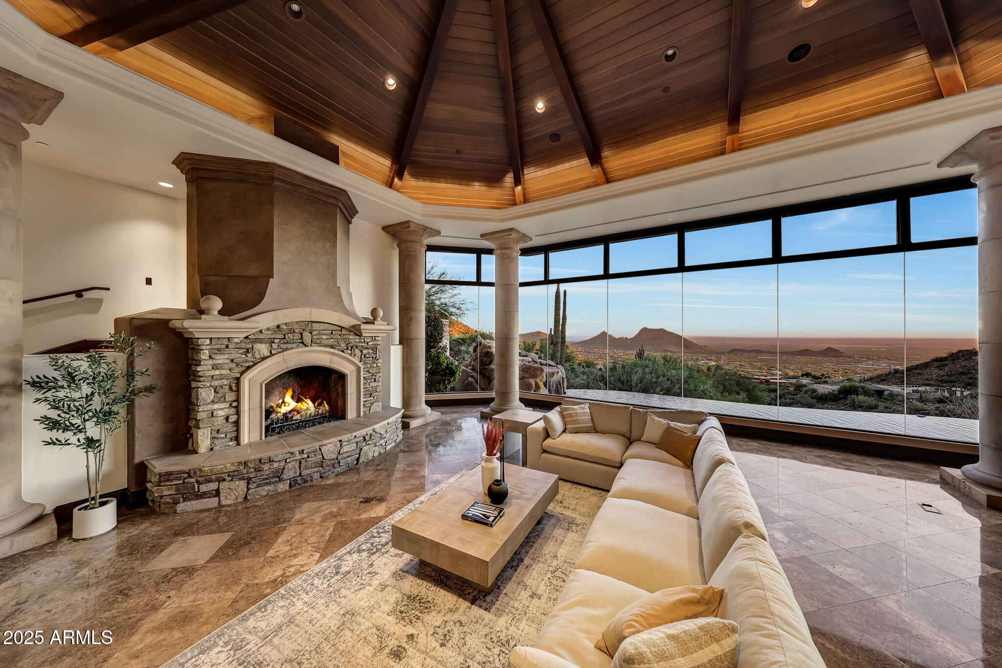 SCOTTSDALE MOUNTAIN - Residential