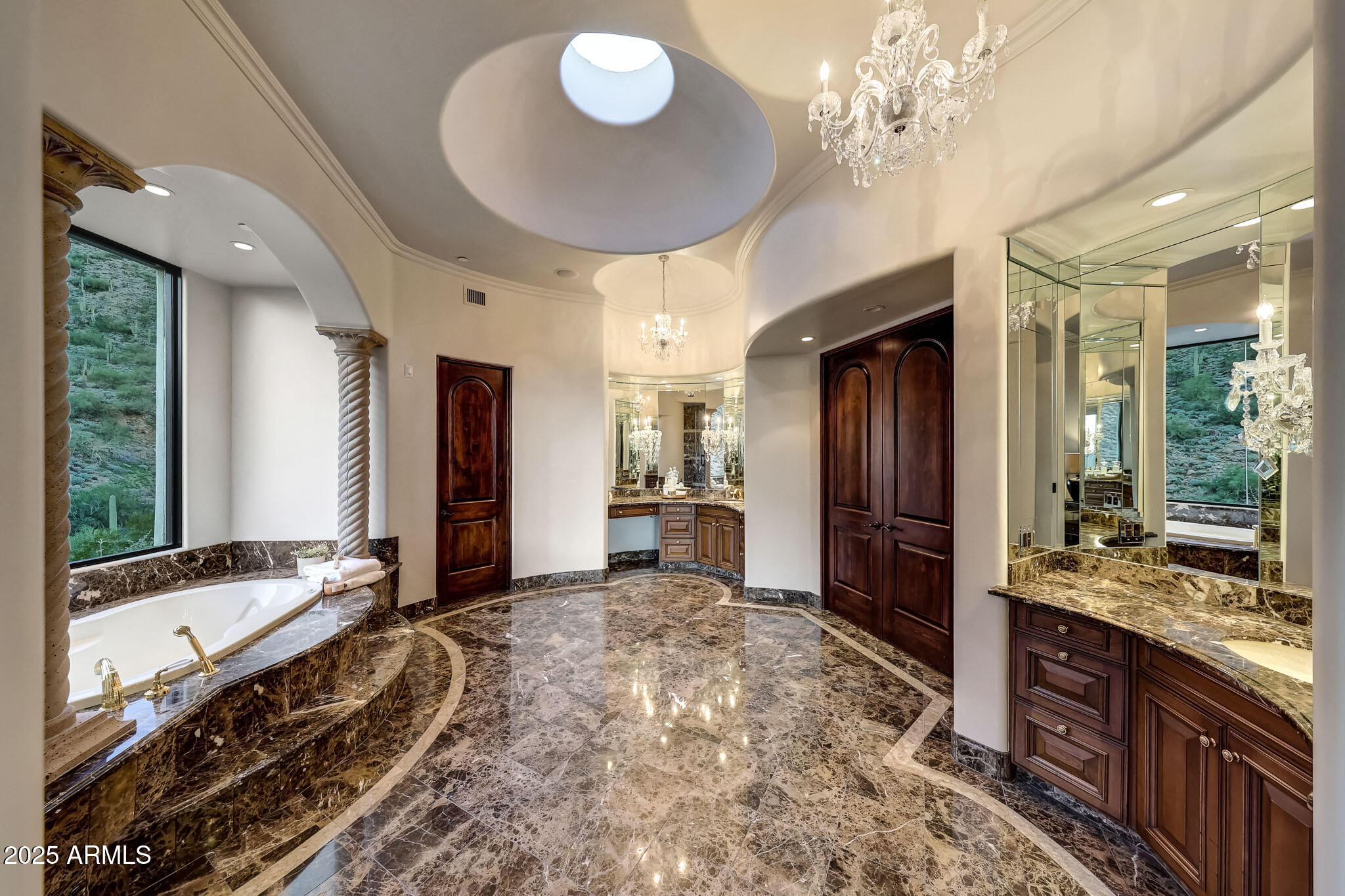 SCOTTSDALE MOUNTAIN - Residential