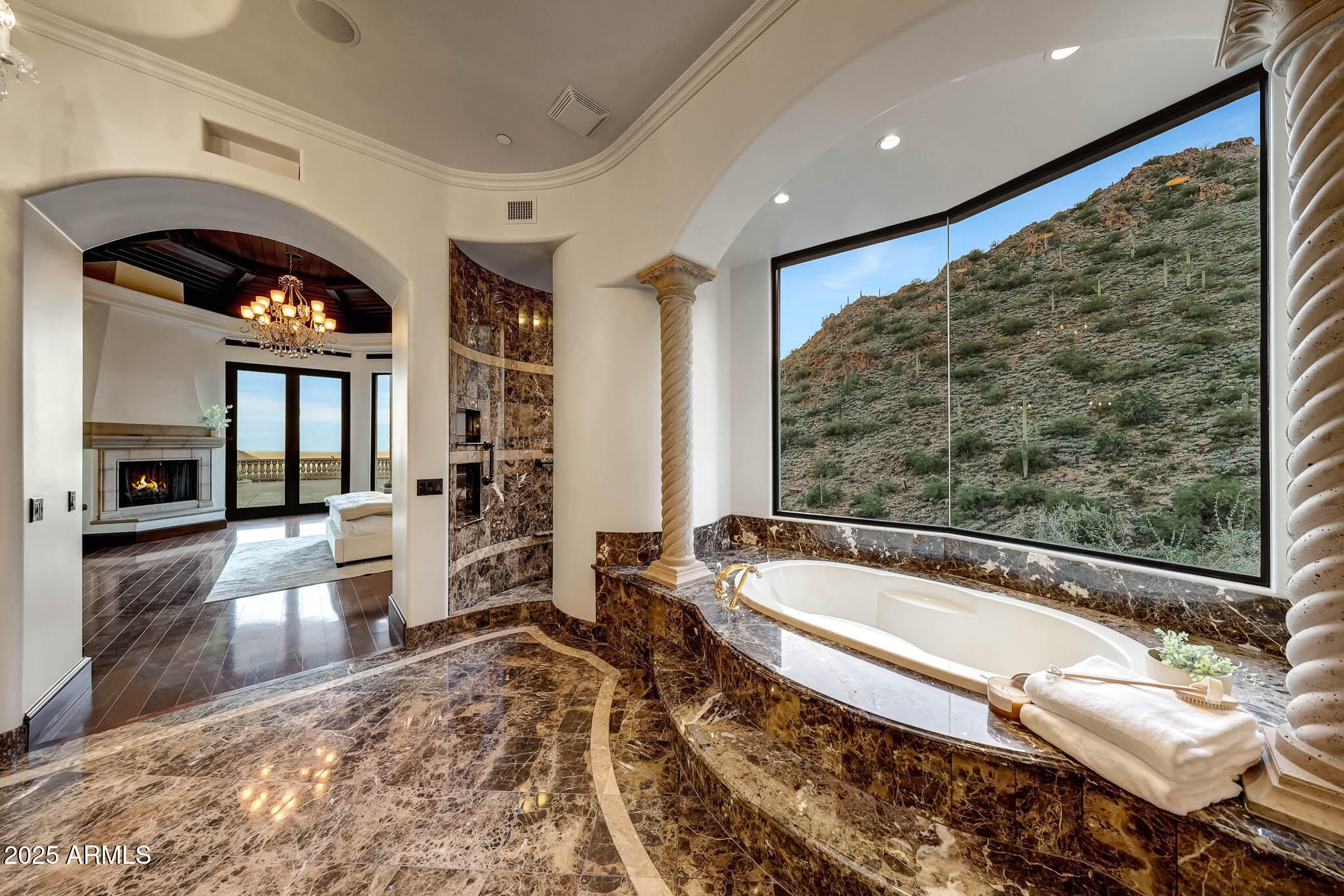 SCOTTSDALE MOUNTAIN - Residential
