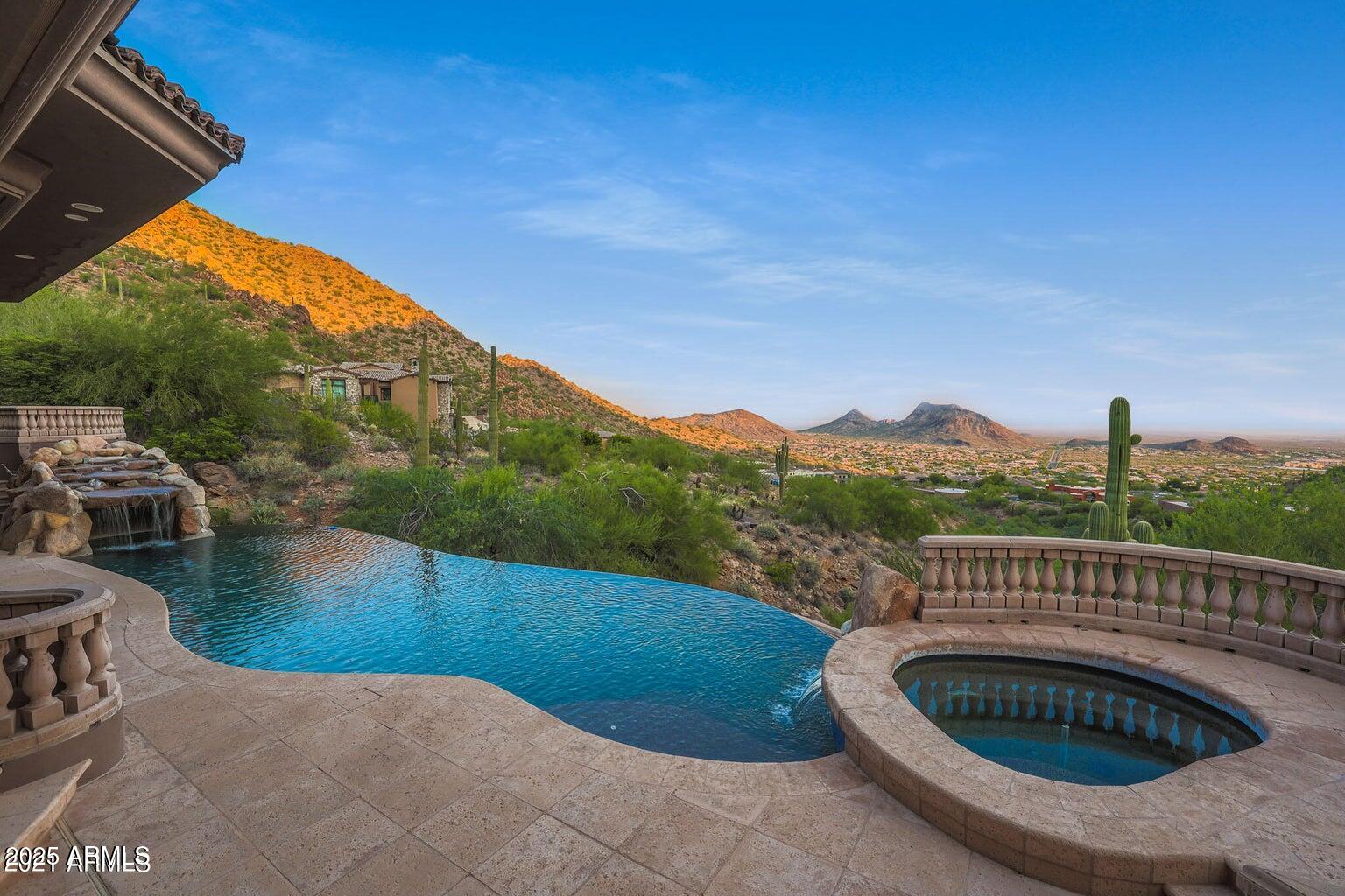 SCOTTSDALE MOUNTAIN - Residential