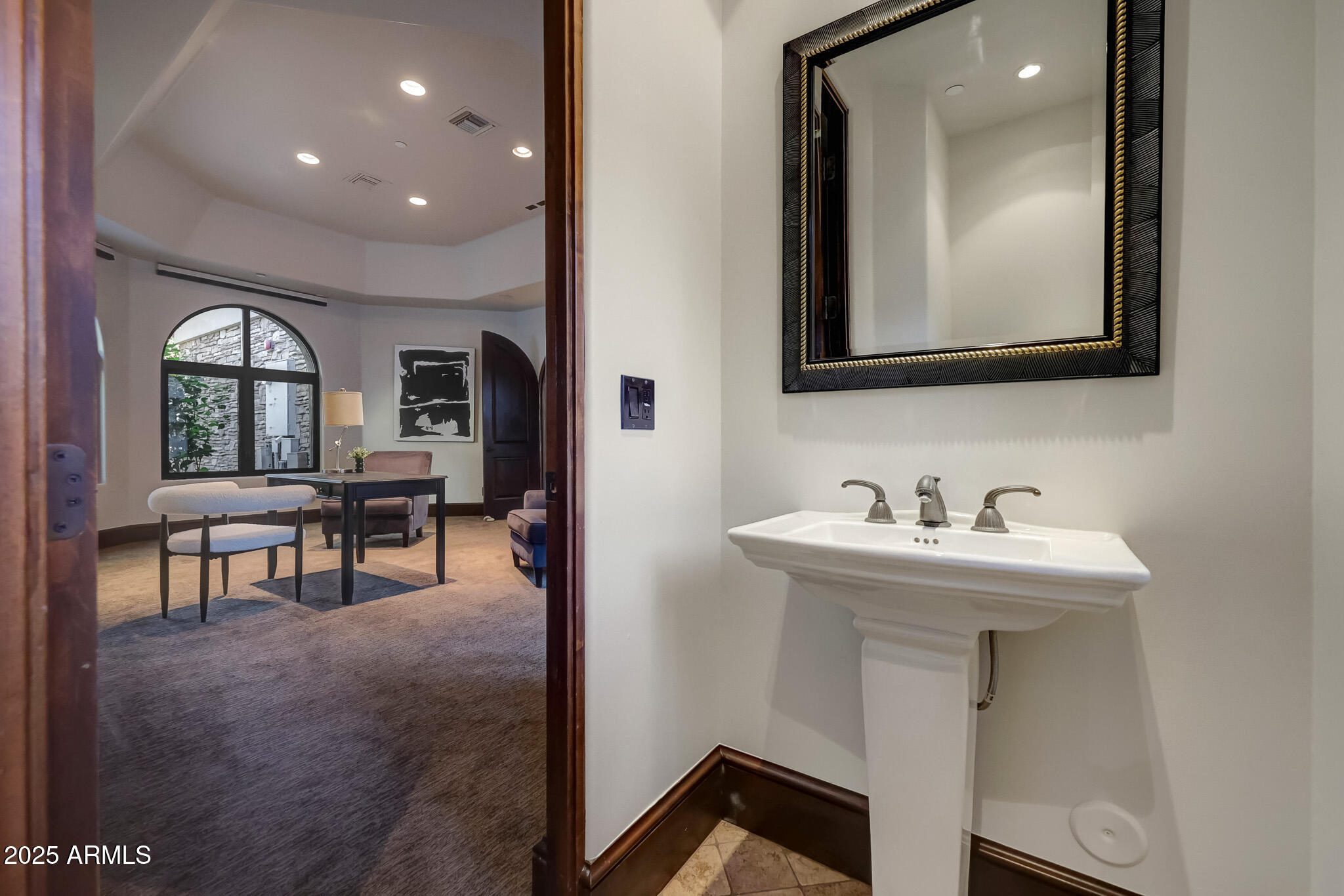 SCOTTSDALE MOUNTAIN - Residential