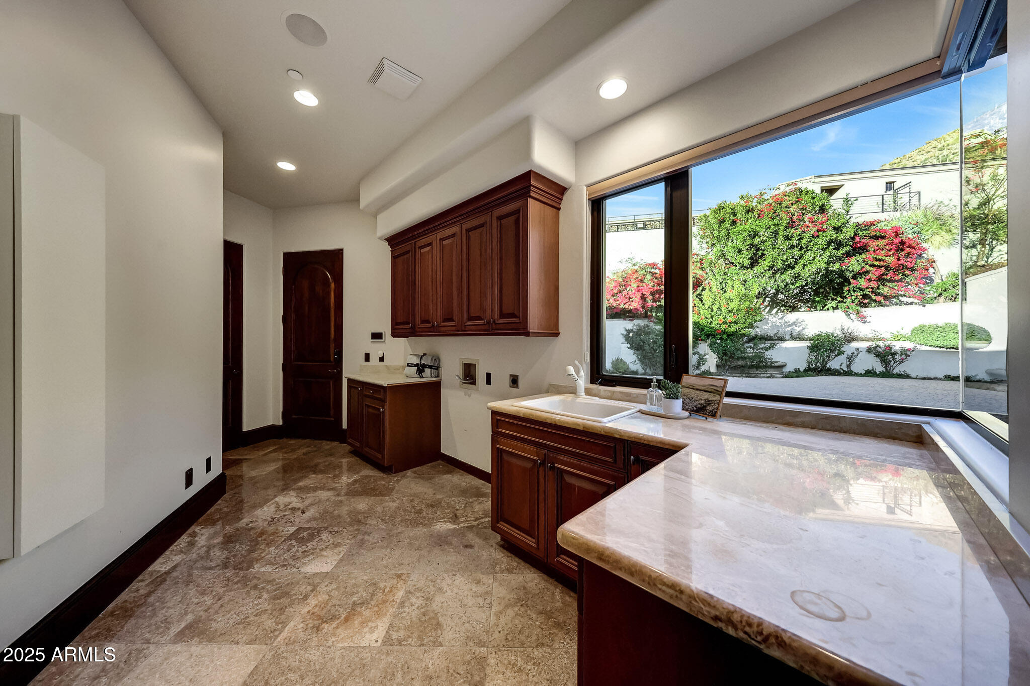 SCOTTSDALE MOUNTAIN - Residential