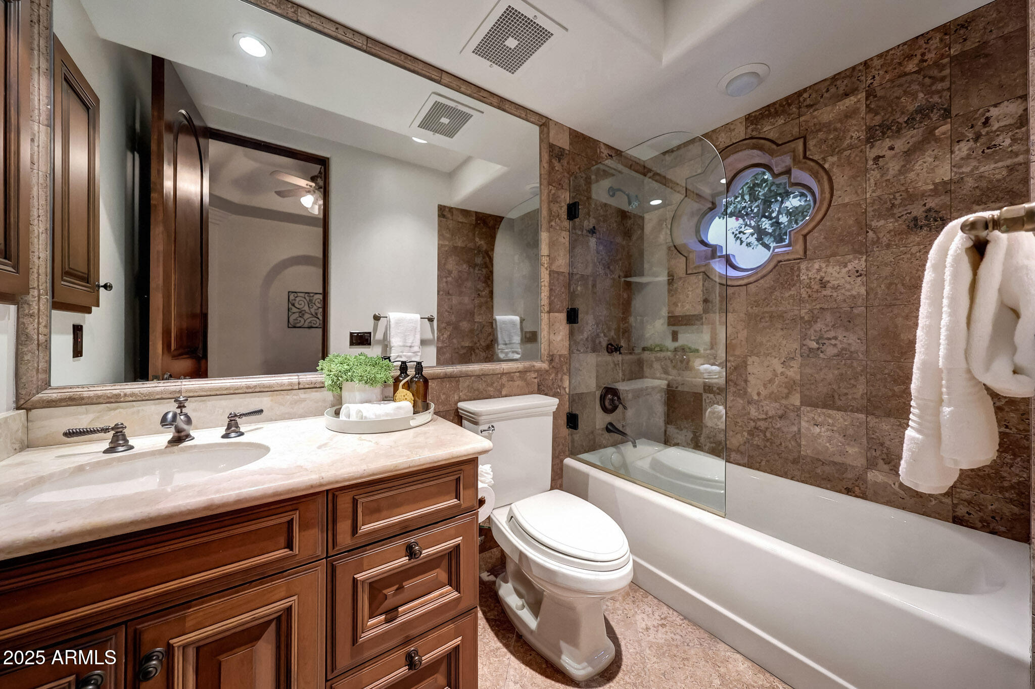 SCOTTSDALE MOUNTAIN - Residential