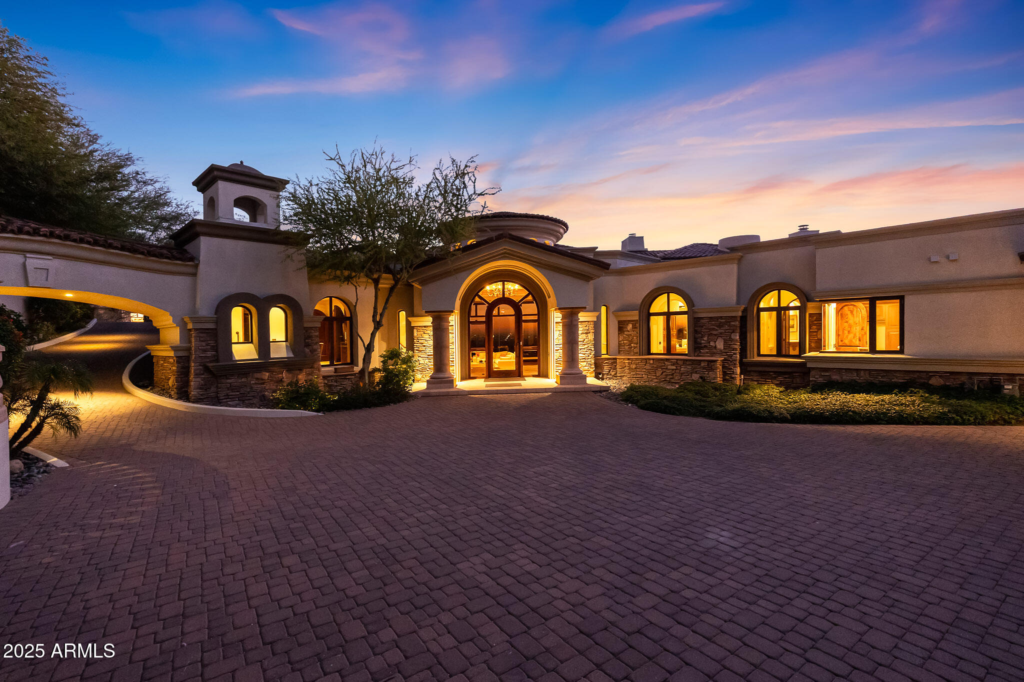 SCOTTSDALE MOUNTAIN - Residential