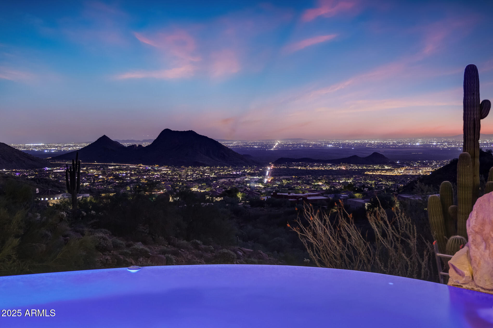 SCOTTSDALE MOUNTAIN - Residential