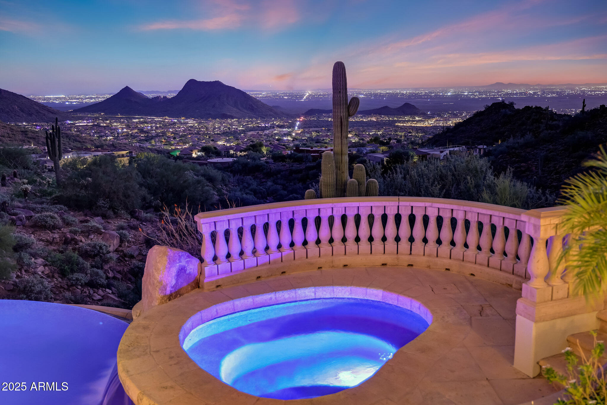 SCOTTSDALE MOUNTAIN - Residential