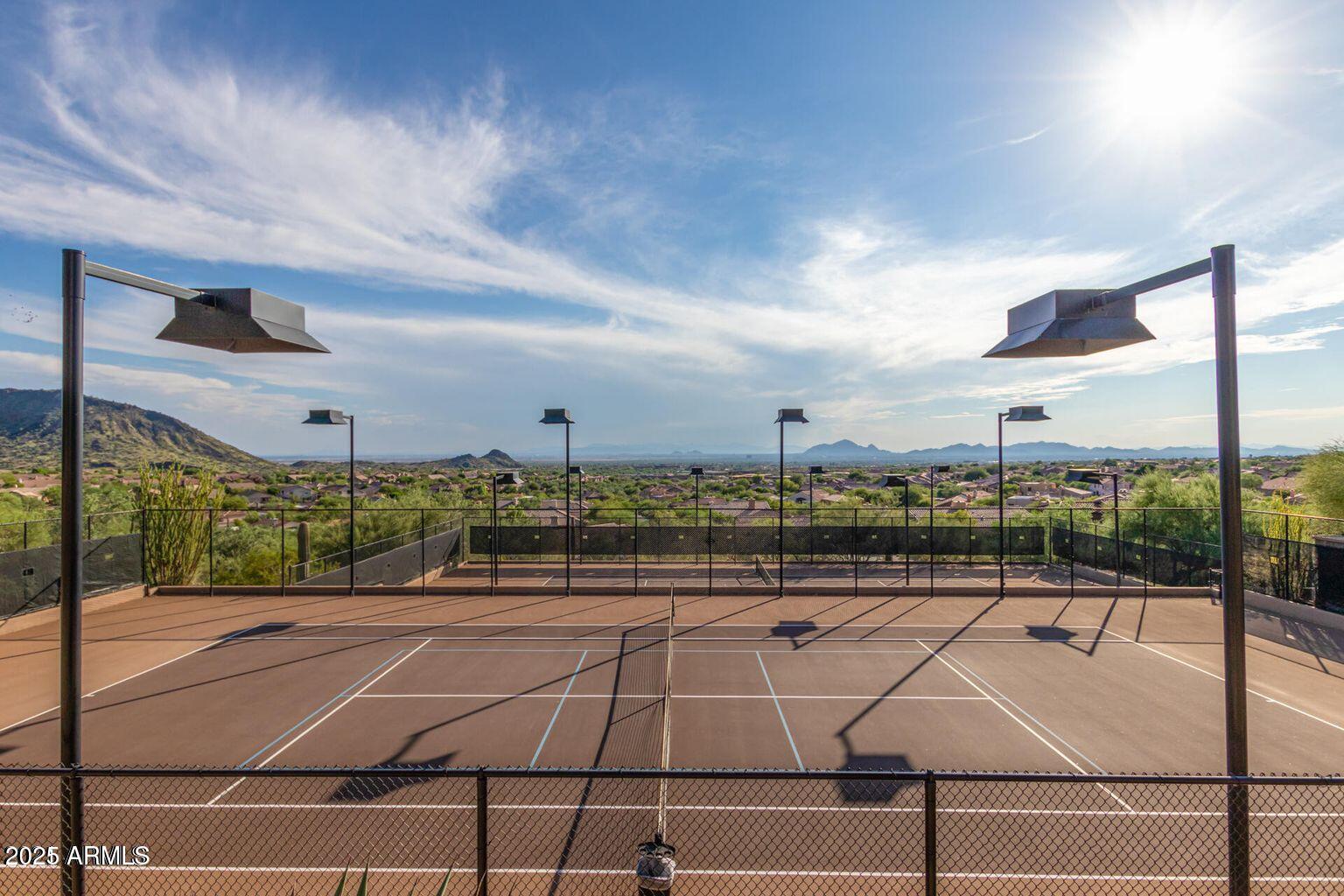 SCOTTSDALE MOUNTAIN - Residential