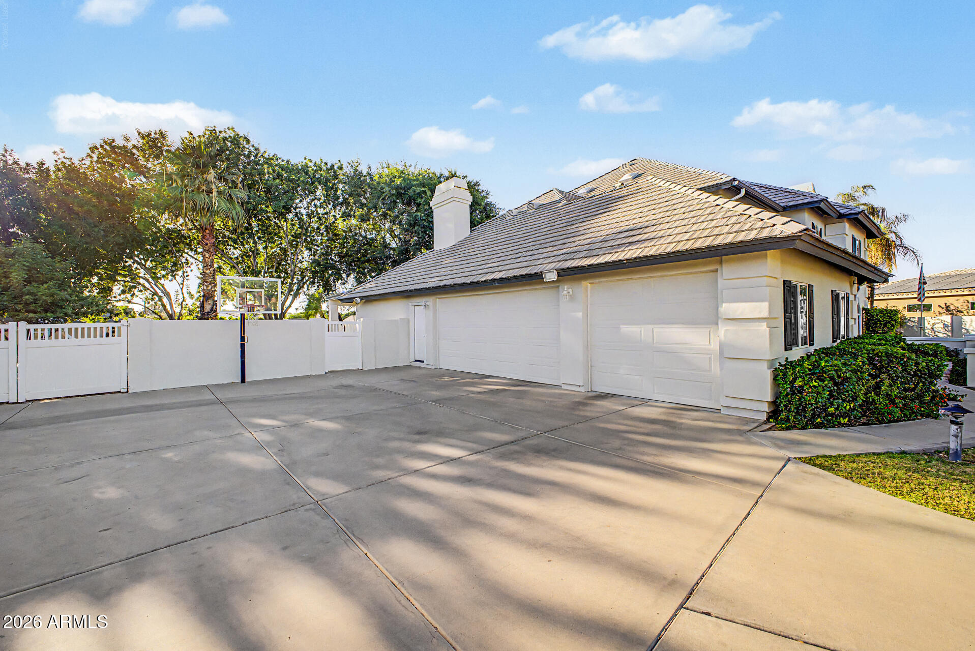 CIRCLE G SUPERSTITION RANCH - Residential