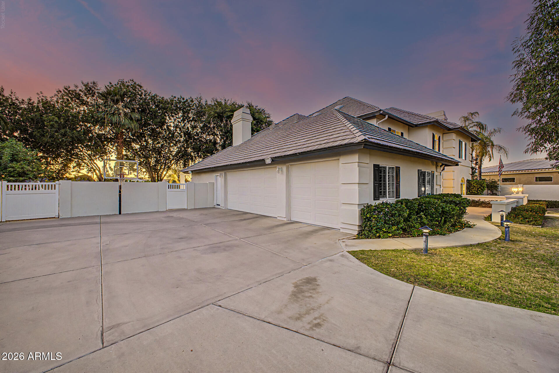 CIRCLE G SUPERSTITION RANCH - Residential