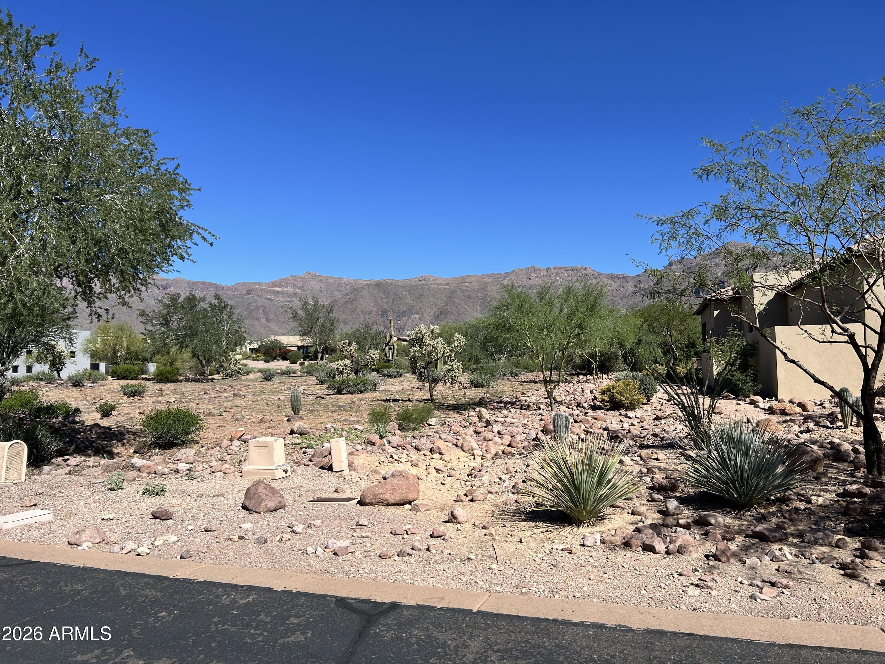 LOST GOLD ESTATES UNIT II @ SUPERSTITION FOOTHILLS - Land
