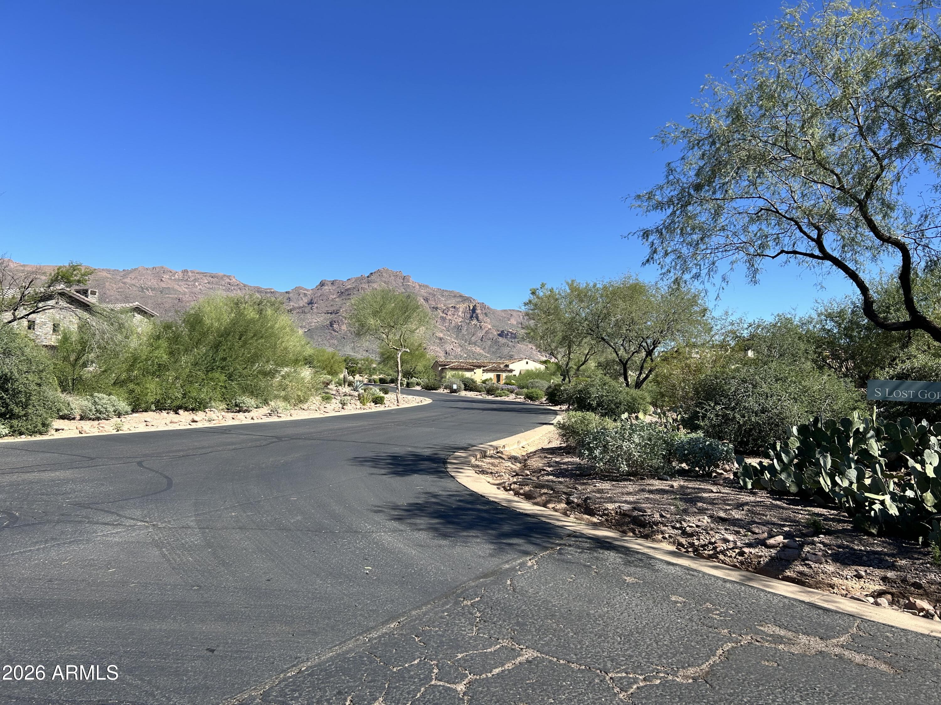 LOST GOLD ESTATES UNIT II @ SUPERSTITION FOOTHILLS - Land