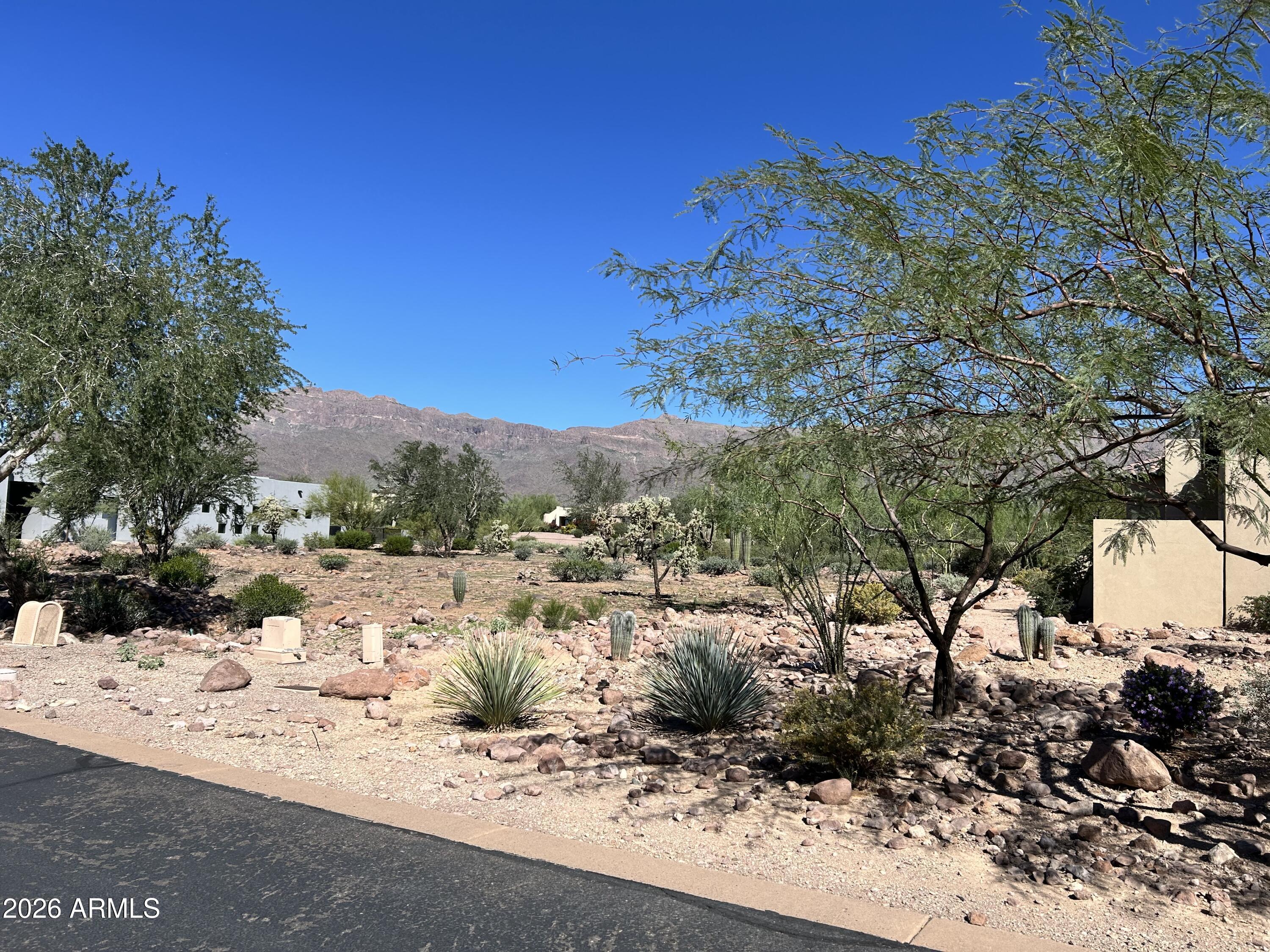 LOST GOLD ESTATES UNIT II @ SUPERSTITION FOOTHILLS - Land