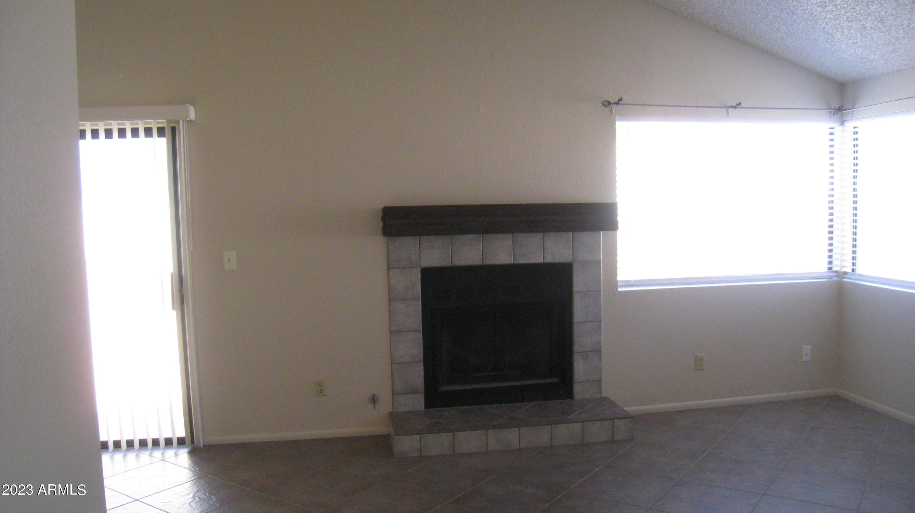 DESERT SHADOWS - Residential Lease