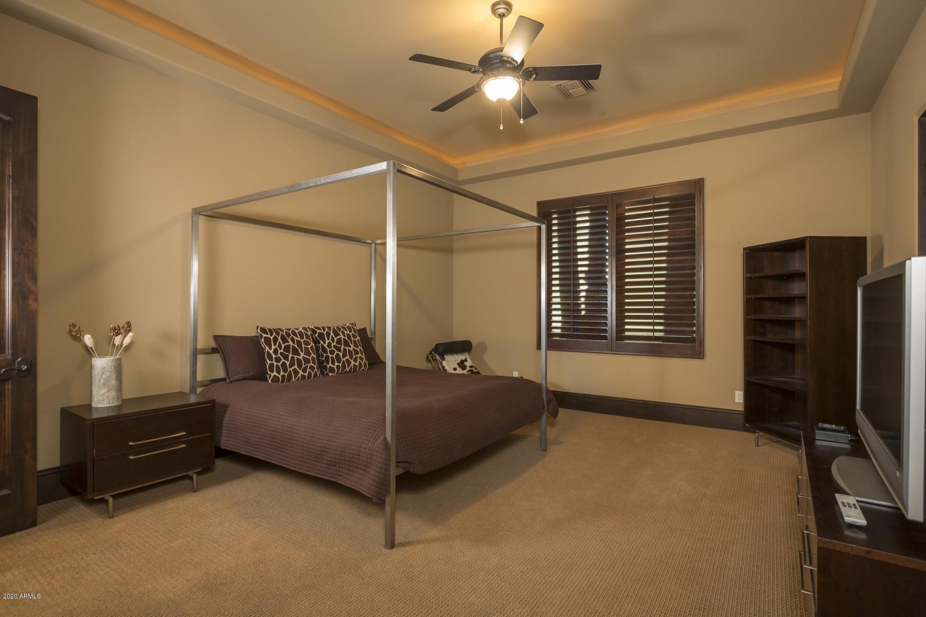 SUNDOWN MANOR - Residential