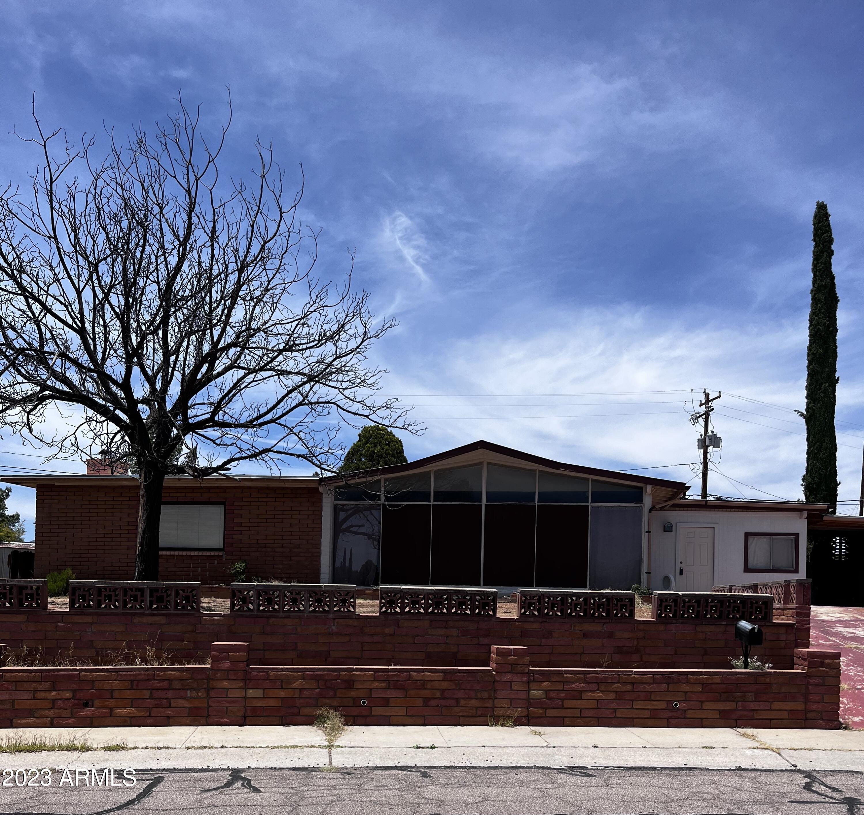 WHISPERING HILLS - Residential