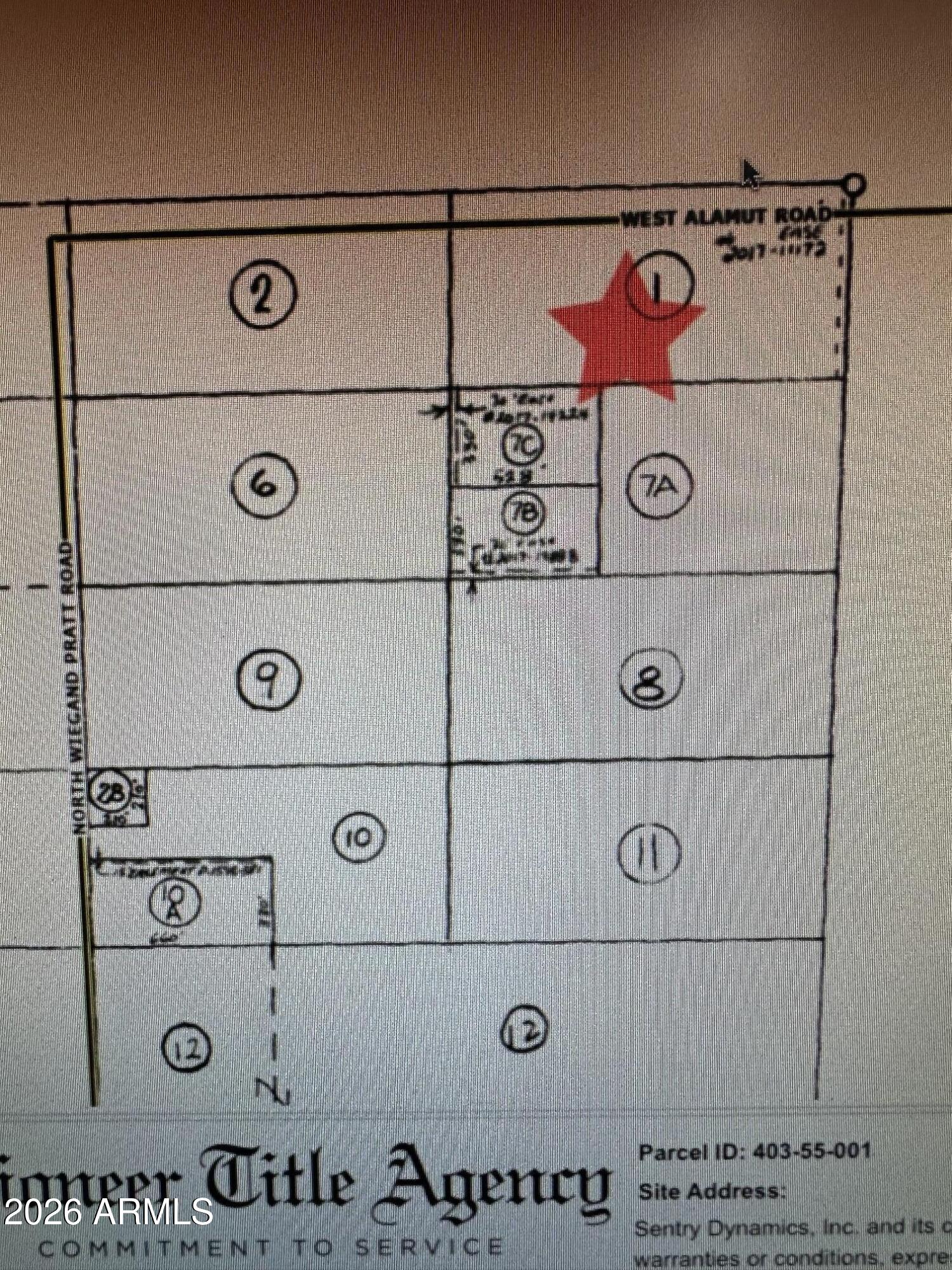 Main image without alt text