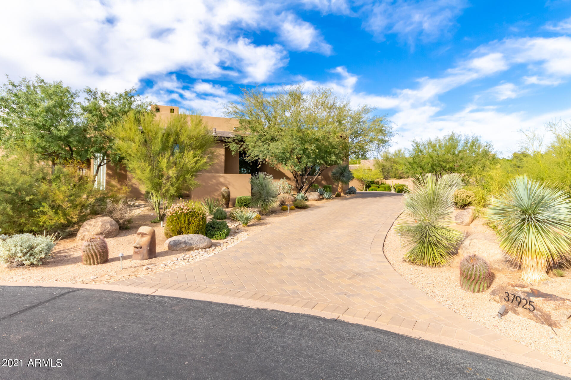 DESERT MOUNTAIN PHASE 1 UNIT 2 LOT 206-335 TR A - Residential
