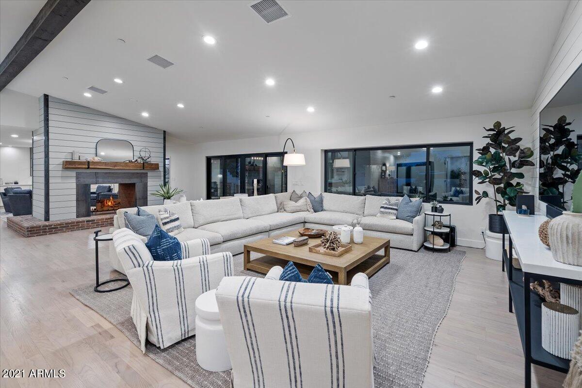 DESERT WIND - Residential