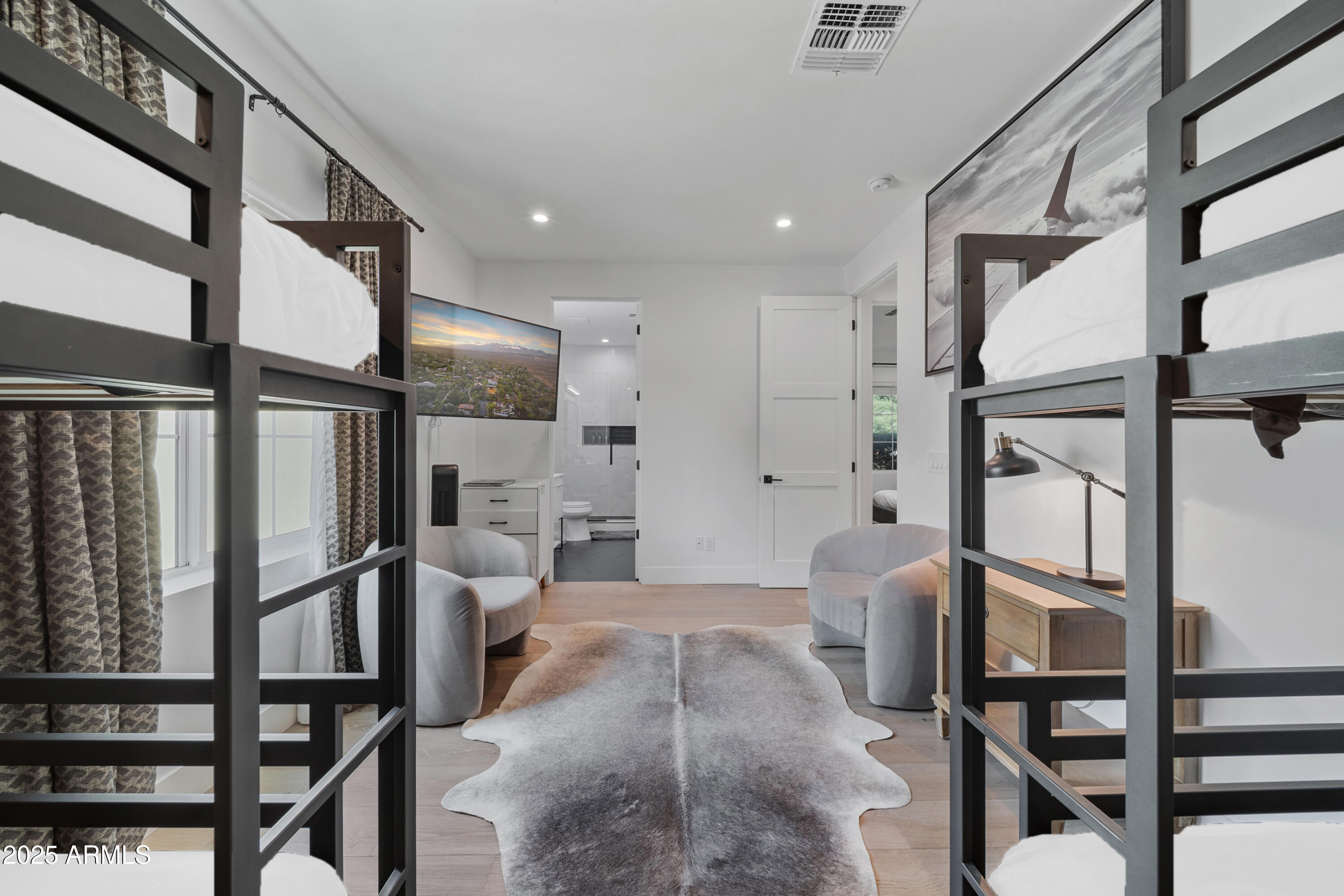 THUNDERBIRD EAST 3 - Residential