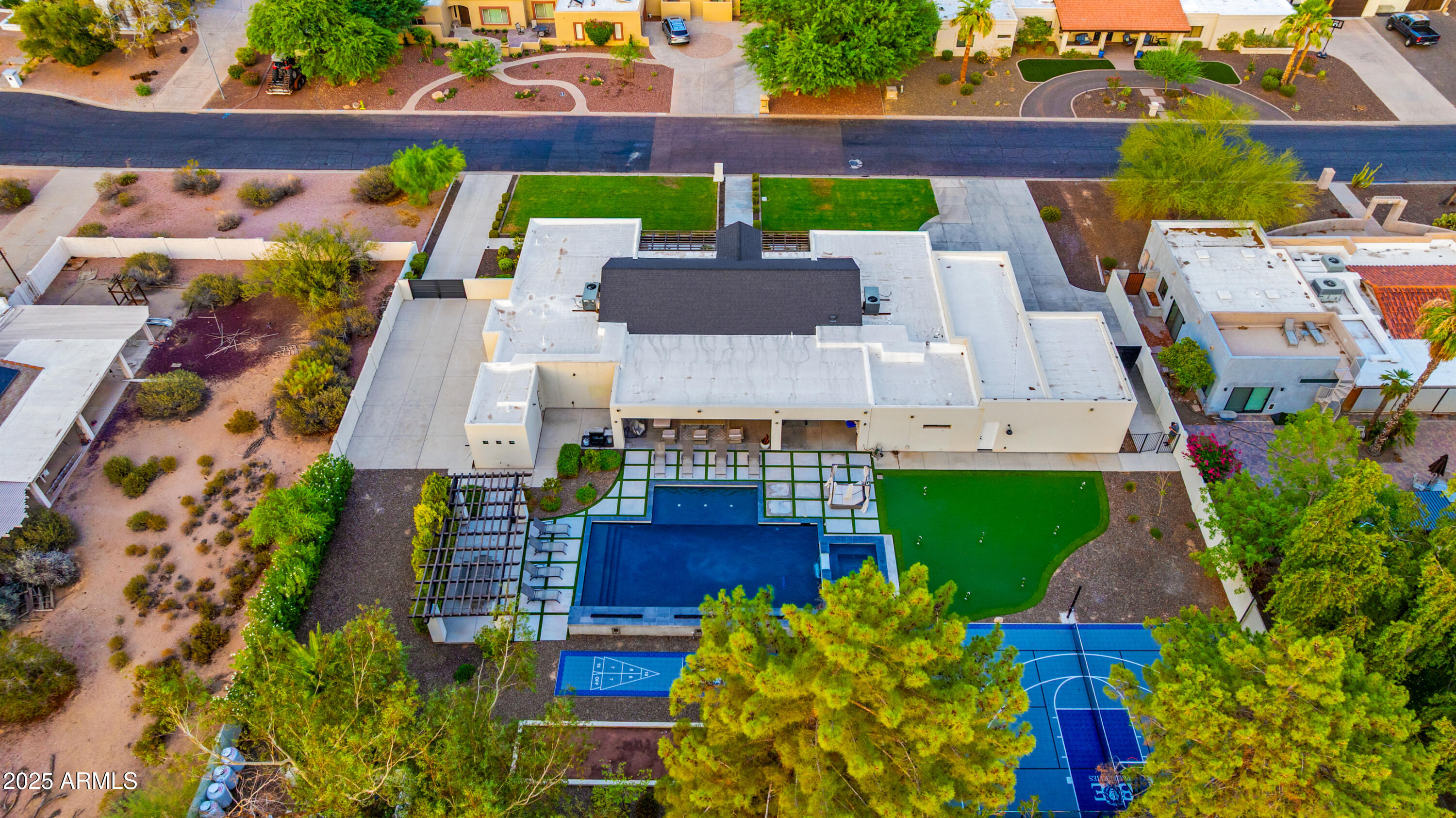 THUNDERBIRD EAST 3 - Residential