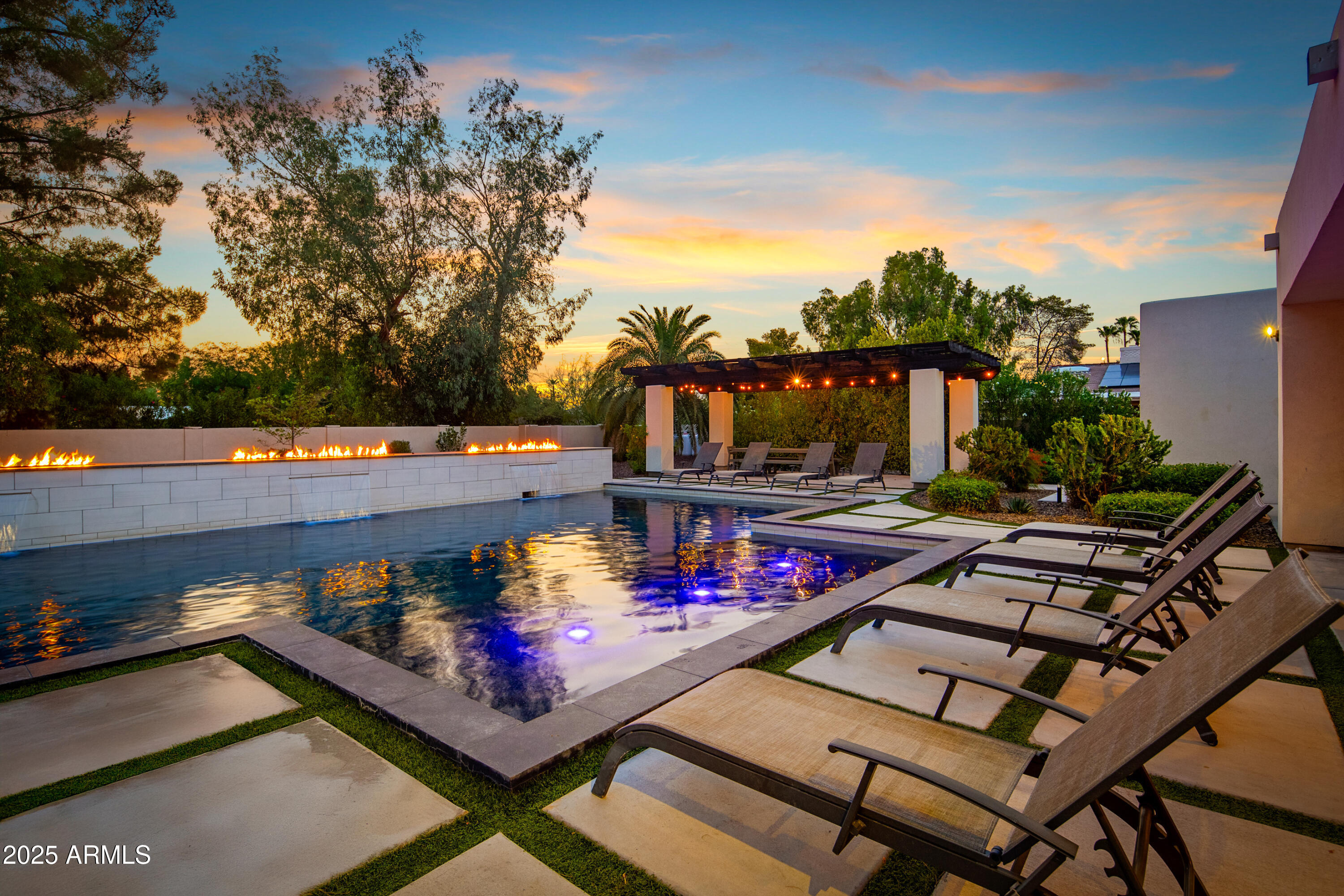 THUNDERBIRD EAST 3 - Residential