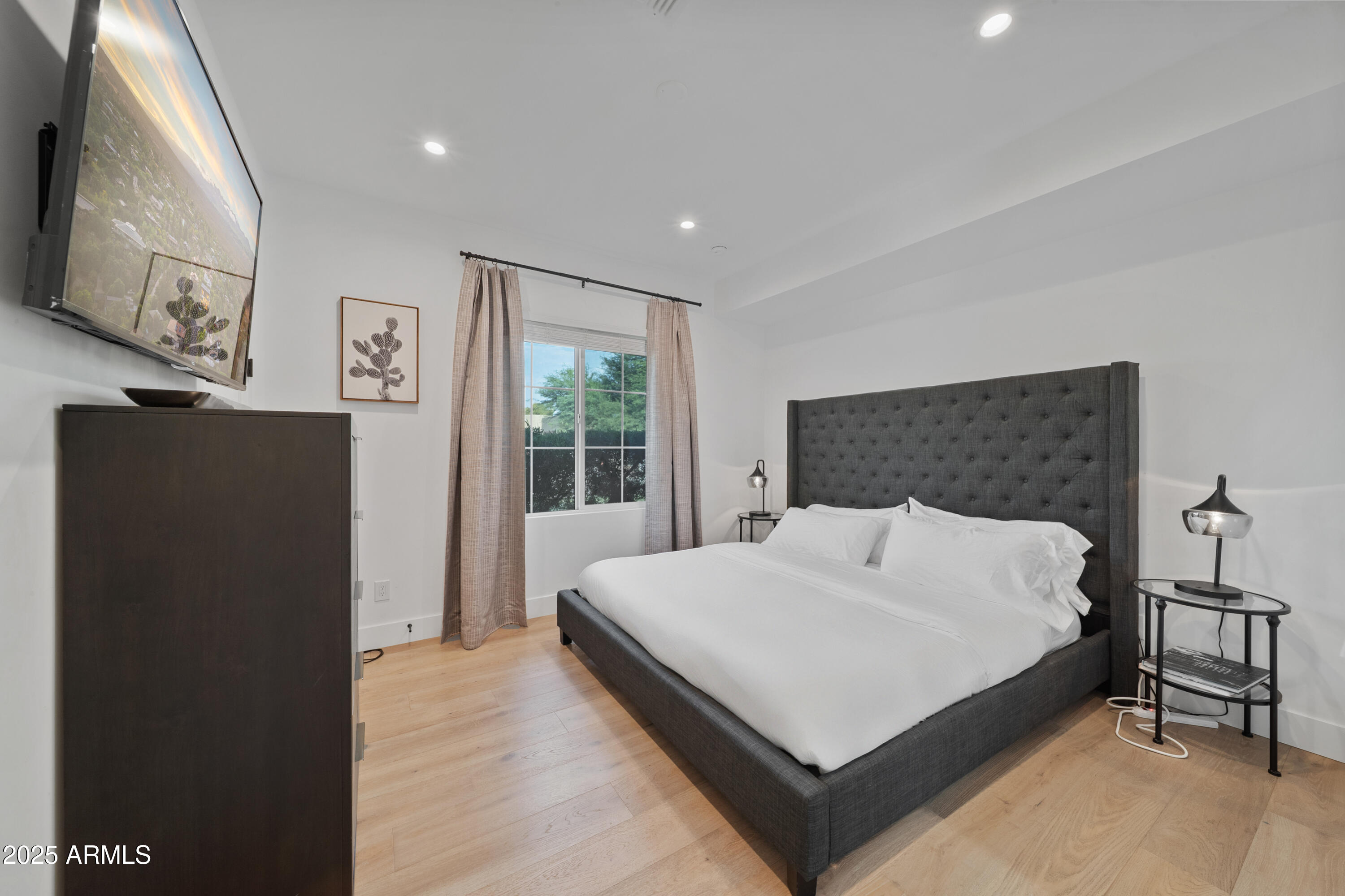 THUNDERBIRD EAST 3 - Residential